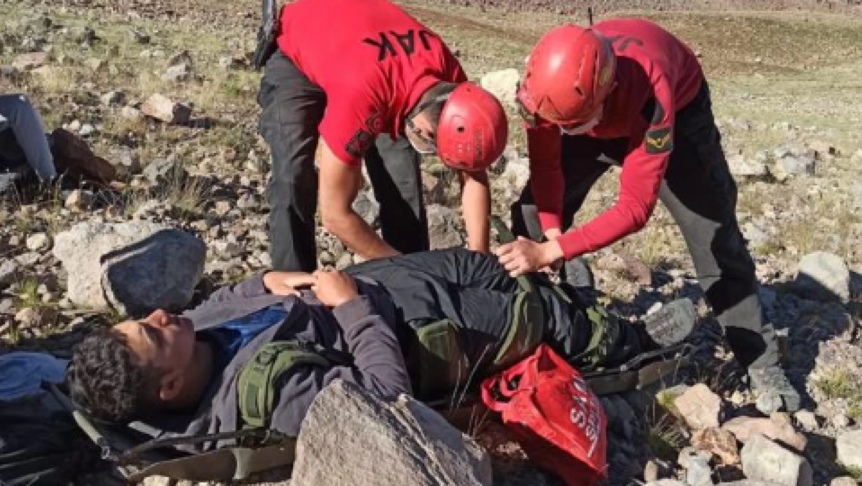 Erciyes'te mahsur kalan dağcı kurtarıldı