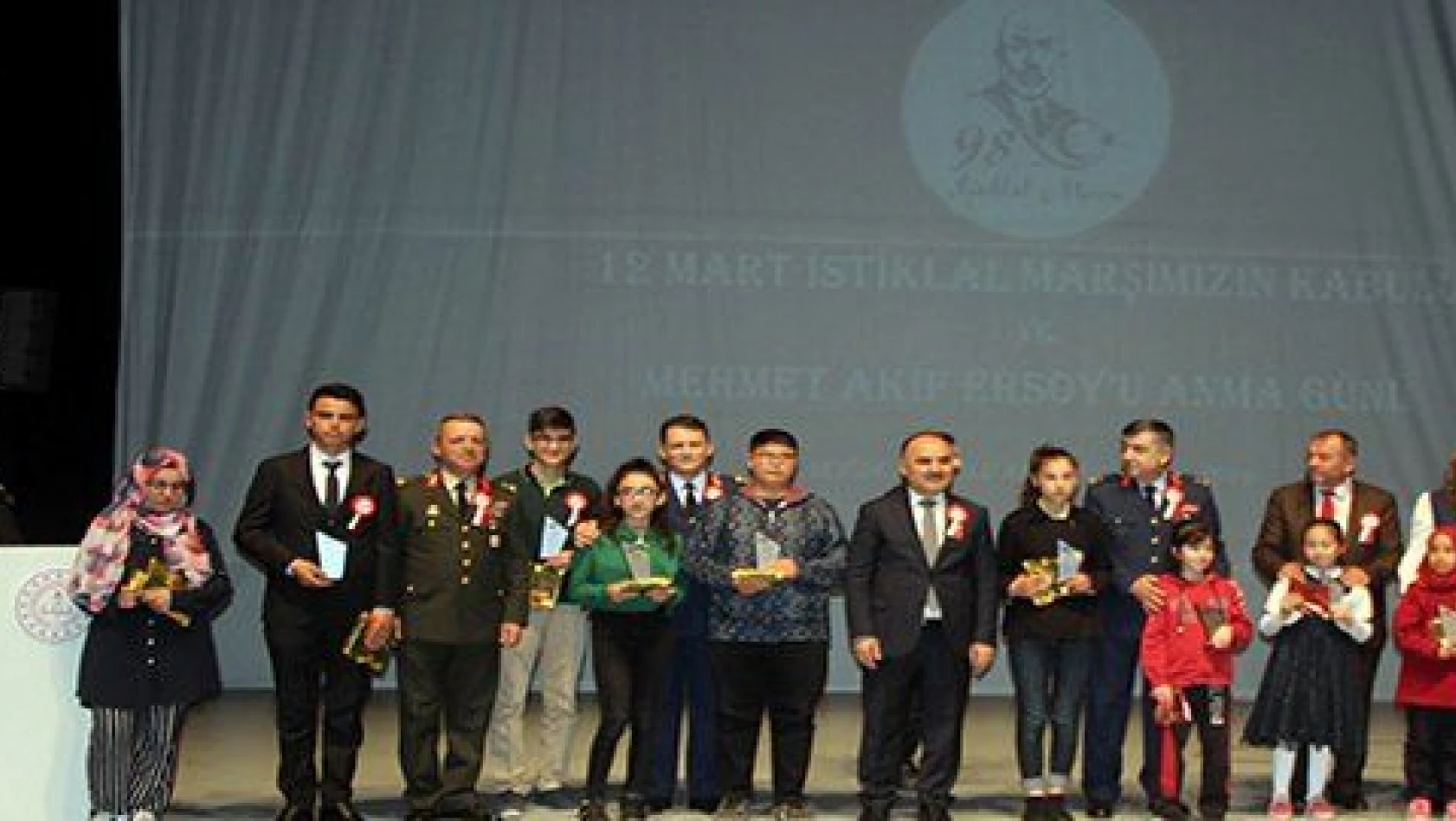 Mehmet Akif Ersoy İstiklal Marşı'nın kabulünün yıldönümünde anıldı 