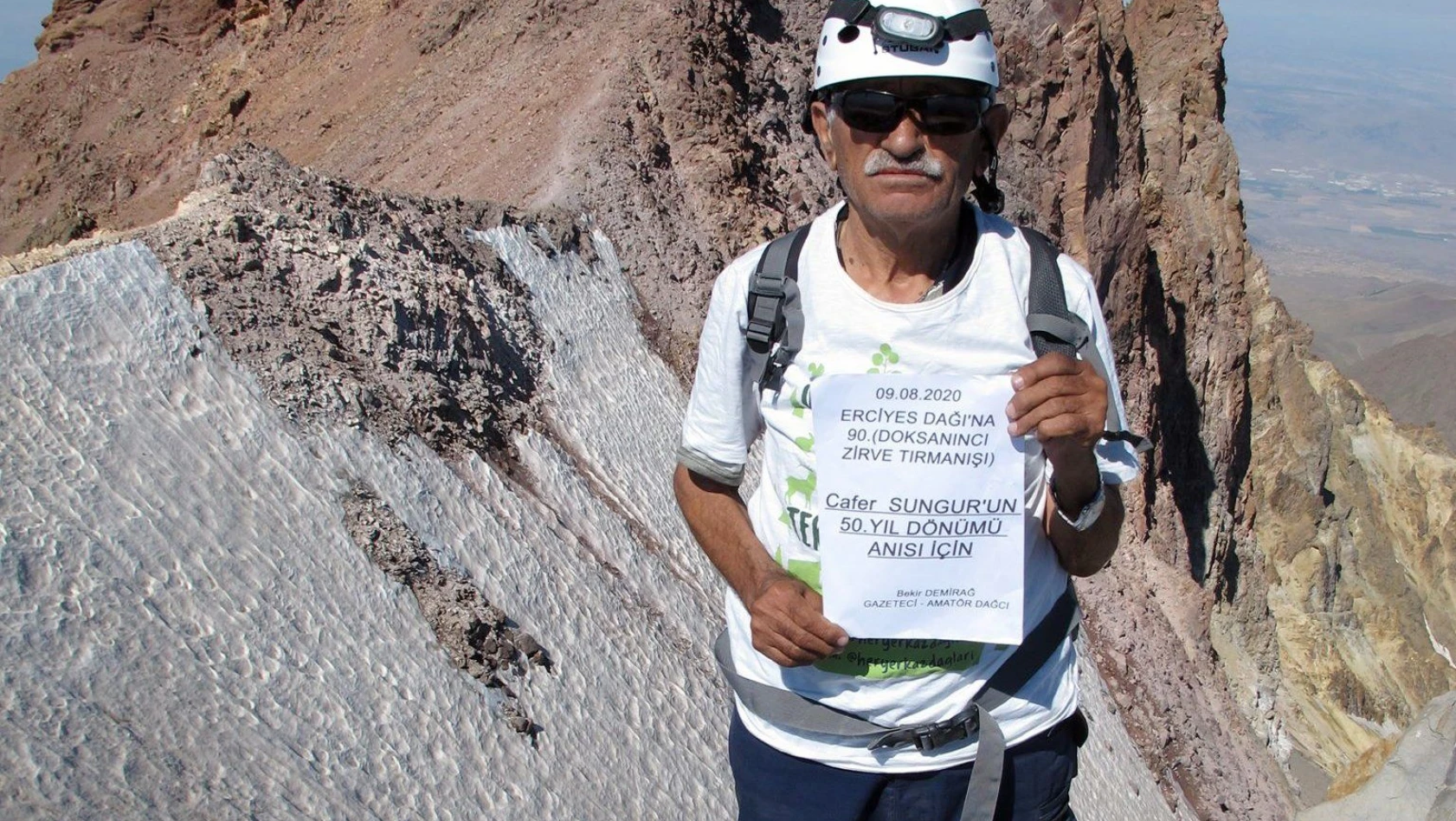 74 yaşındaki Bekir Demirağ Erciyes Dağı'na 90. kez tırmandı