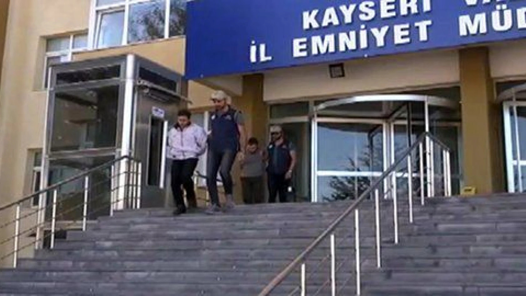 Kayseri'deki DEAŞ operasyonunda gözaltına alınan 2 kişi adliyede