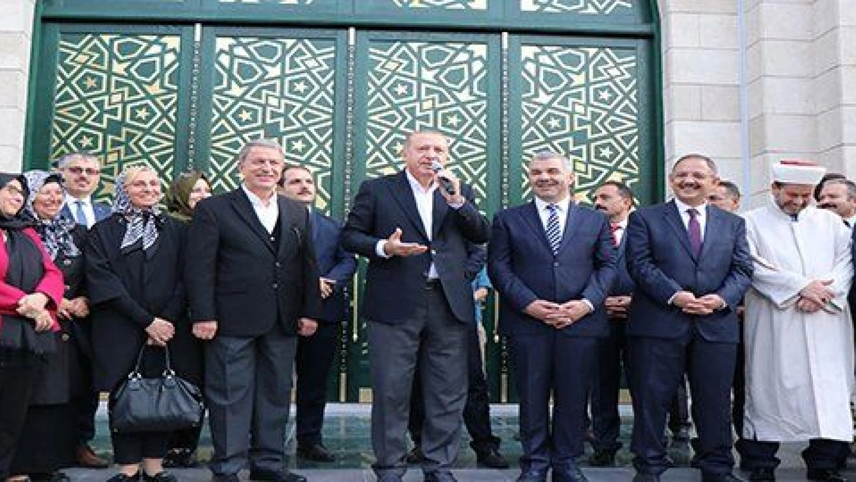 Cumhurbaşkanı Erdoğan Orgeneral Hulusi Akar Camii'ni açtı 