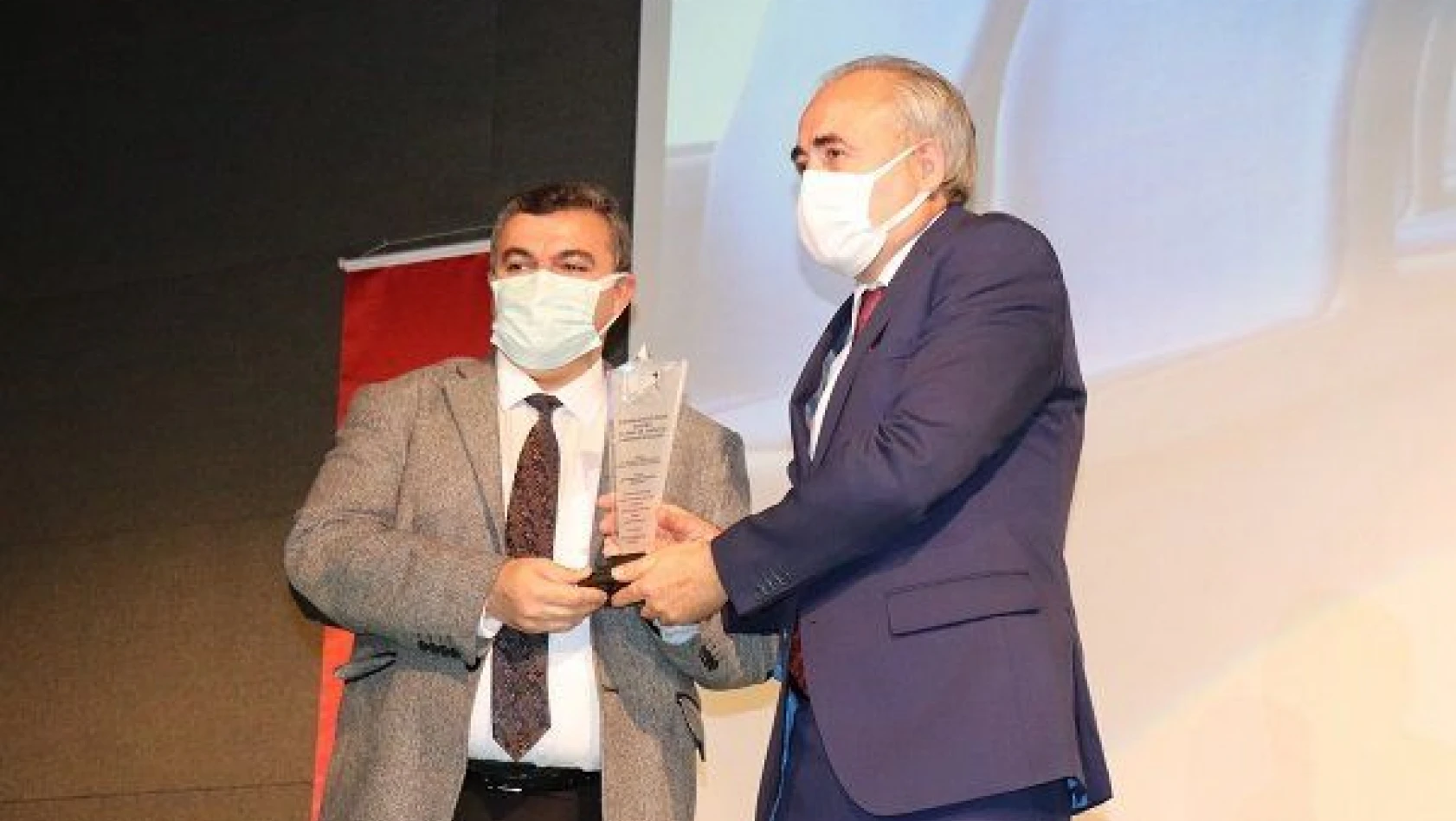 Başkan Büyükkılıç, 'Pandemi Ödülleri'nde ödül aldı