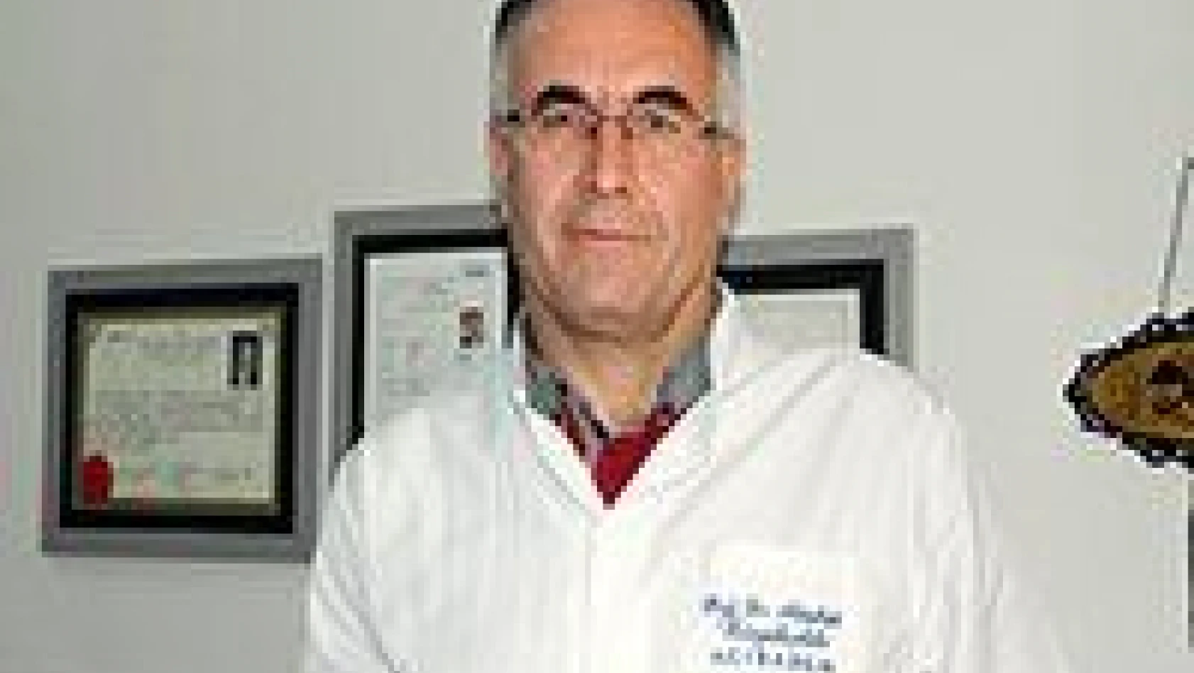 Prof. Dr. Büyükçelik: 'Kemoterapi öldürmüyor'