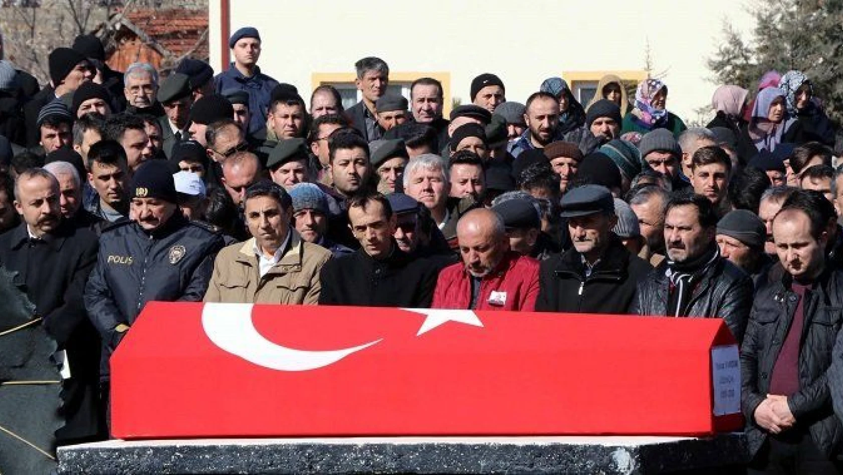 Trafik kazasında vefat eden Uzman Çavuş ile kayınvalidesinin cenazeleri Çankırı'da defnedildi