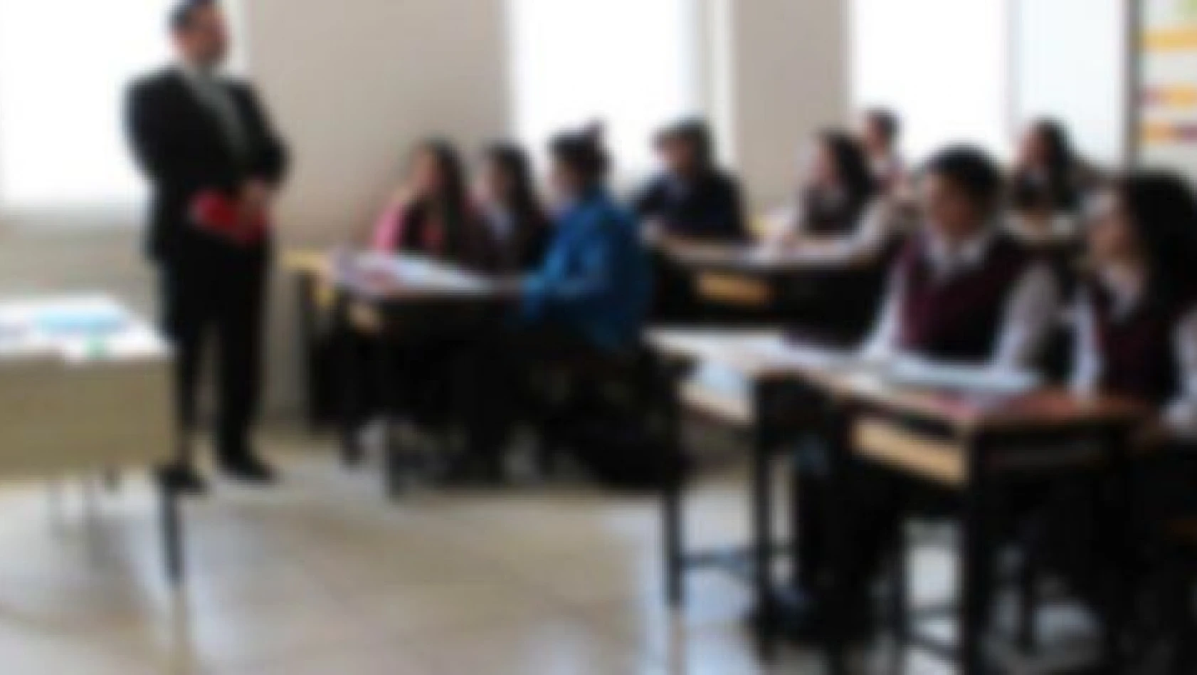 Kayseri'de öğretmen başına düşen öğrenci sayısı Türkiye ortalamasında