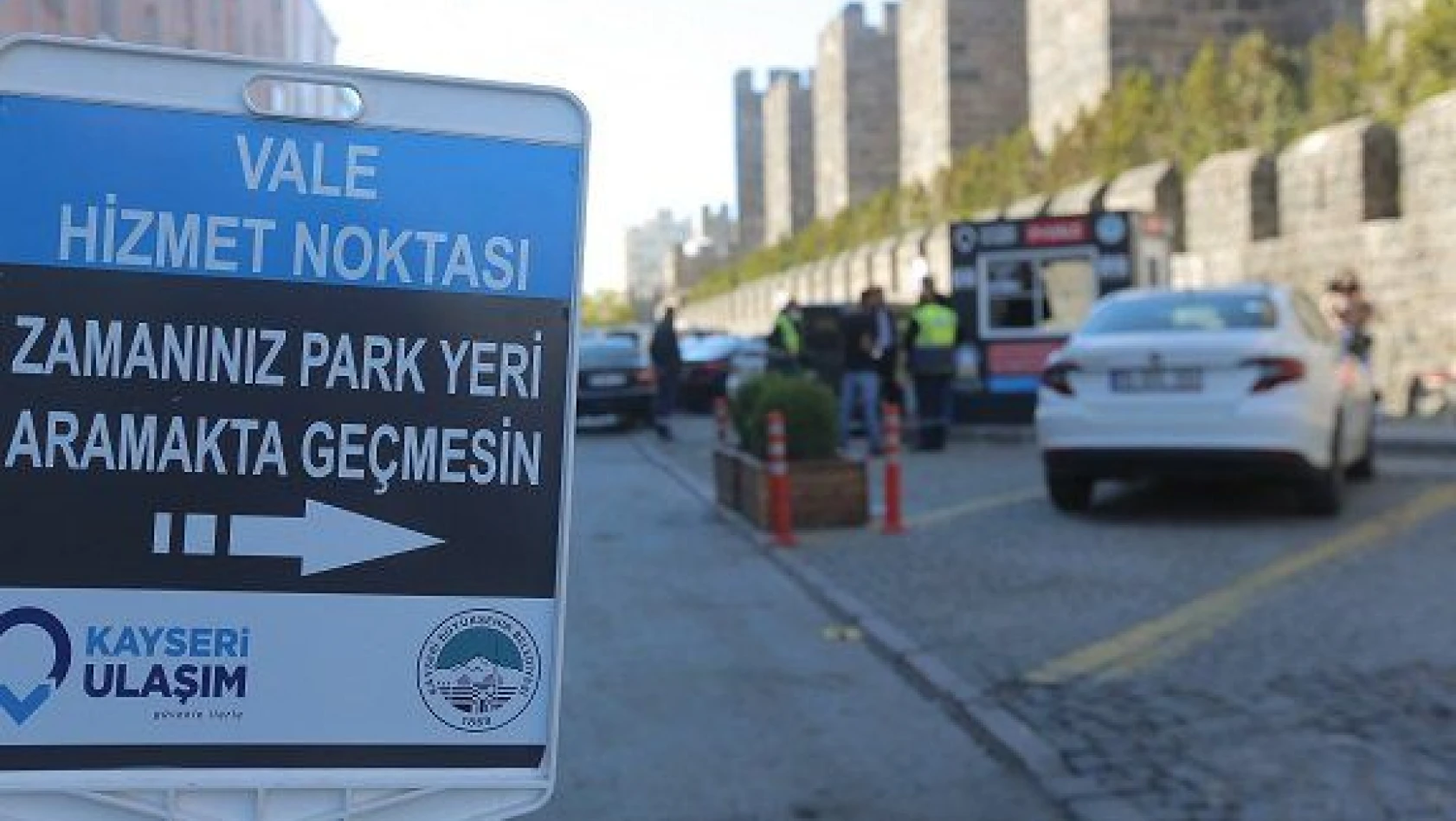 Büyükşehir'in 'park et-vale' uygulamasına vatandaşlardan yoğun ilgi