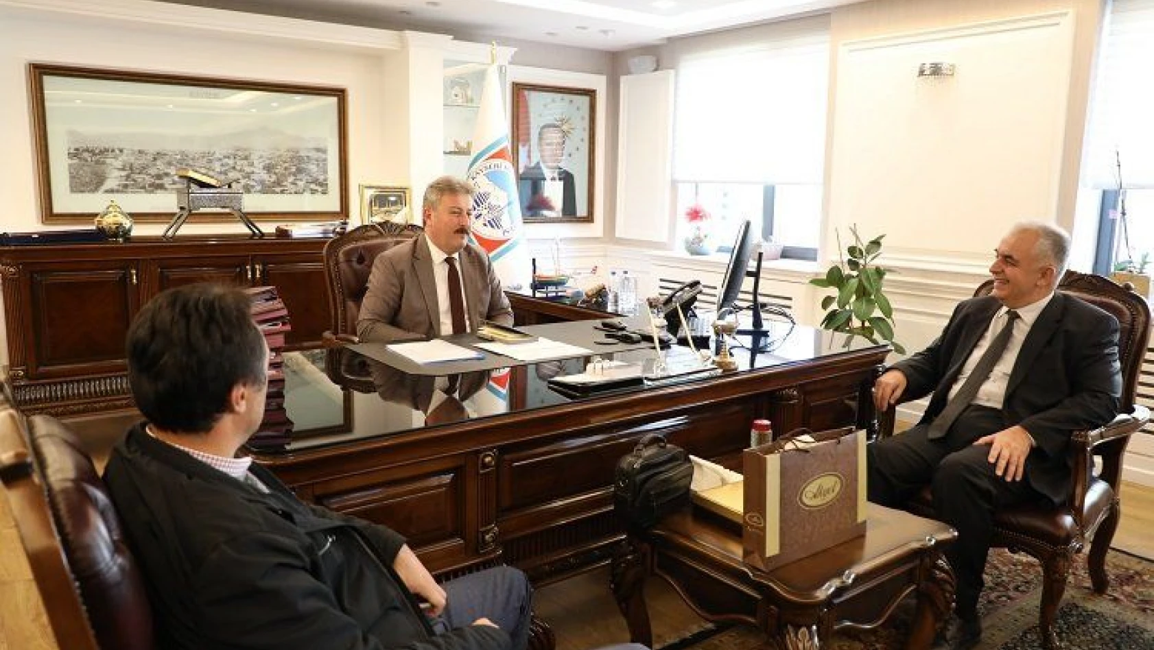 Harita Mühendislerinden Başkan Palancıoğlu'na ziyaret