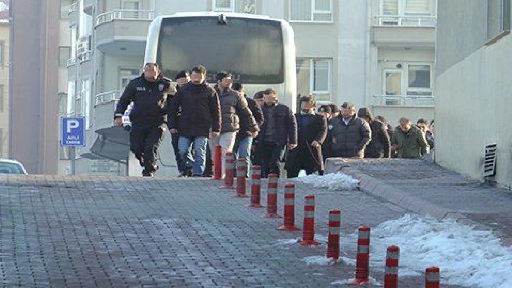 Kayseri'de FETÖ'nün mahrem asker yapılanmasından 14 kişi adliyeye çıkarıldı 