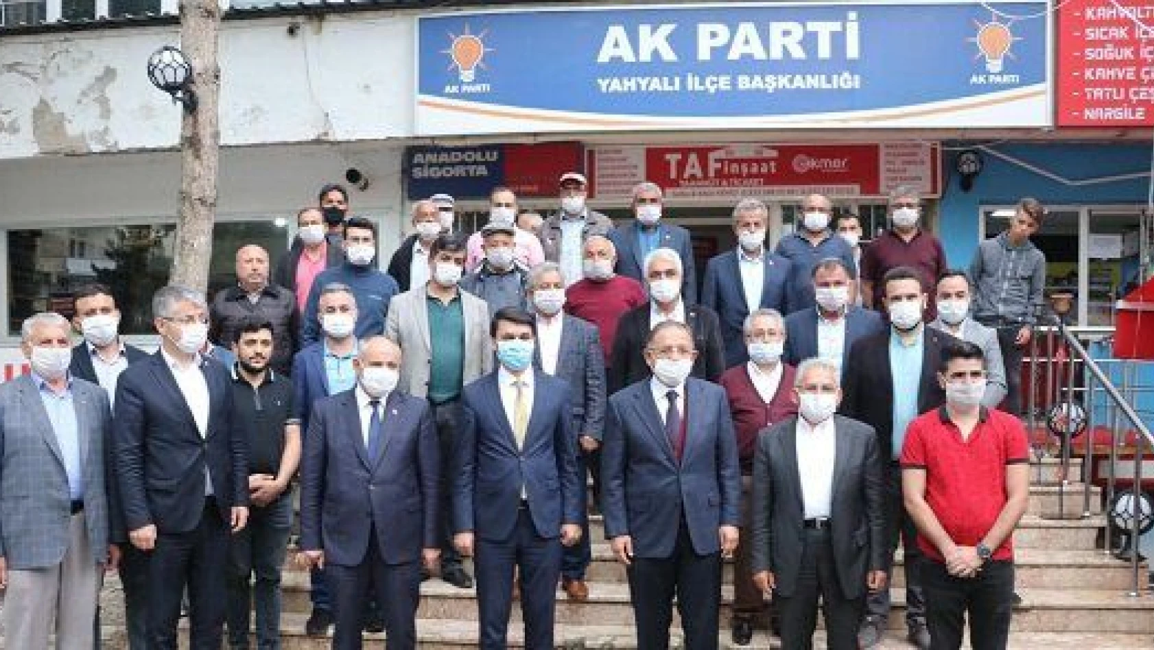 AK Parti'den Yahyalı ve  Yeşilhisar çıkarması 