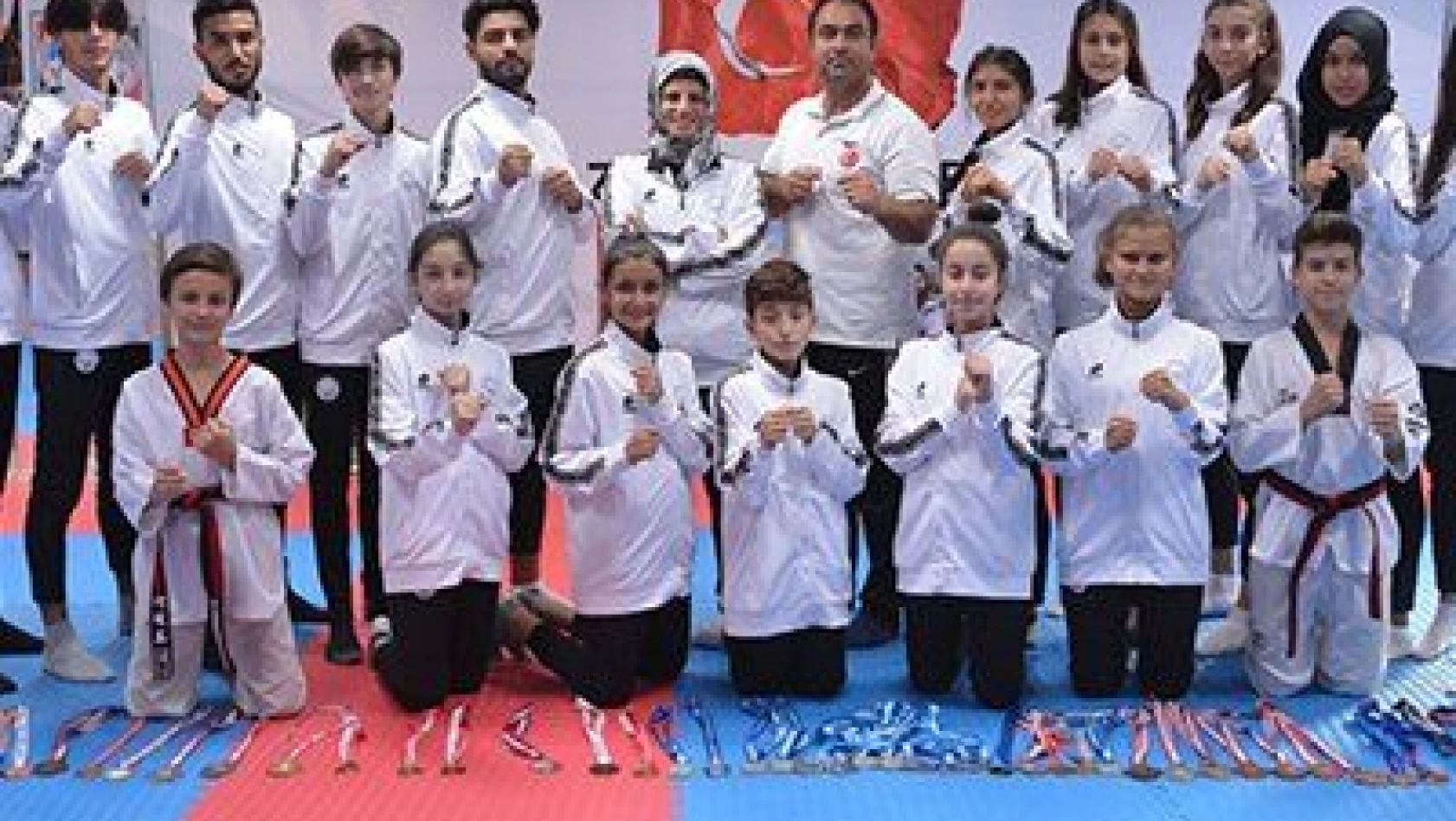 Melikgazi Taekwondo Takımı başarıdan başarıya koşuyor