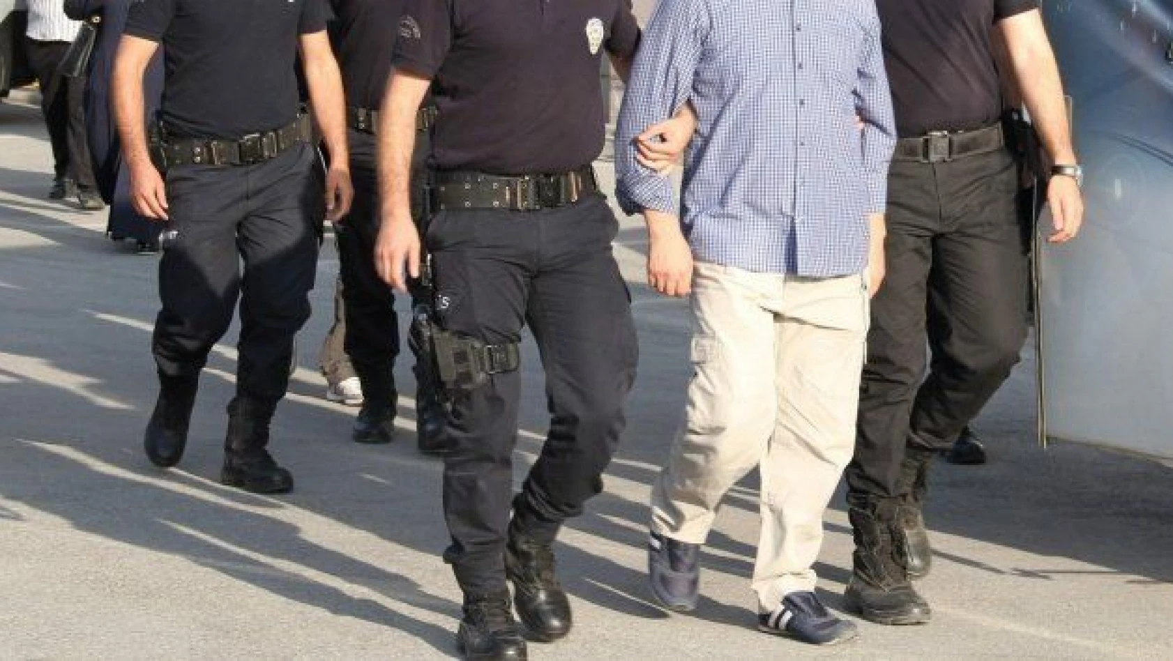 HDP'li 4 belediye başkanına terörden gözaltı