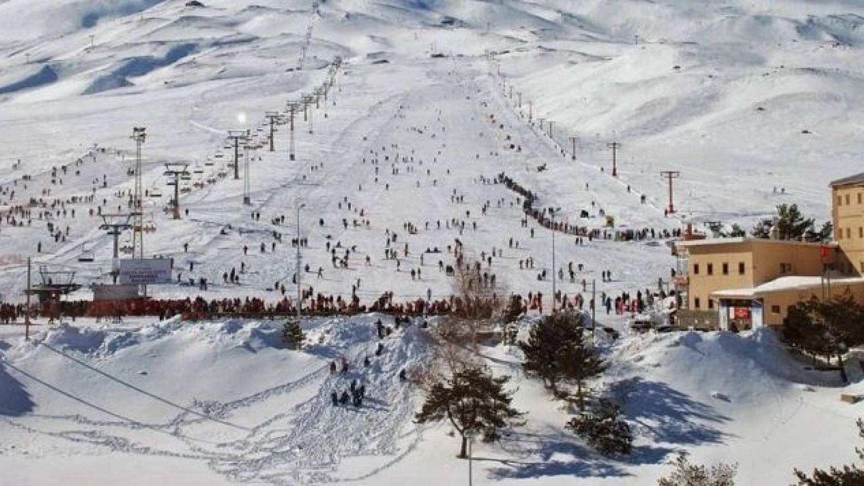 Avrupalı kayakseverlerin Türkiye'deki adresi Erciyes