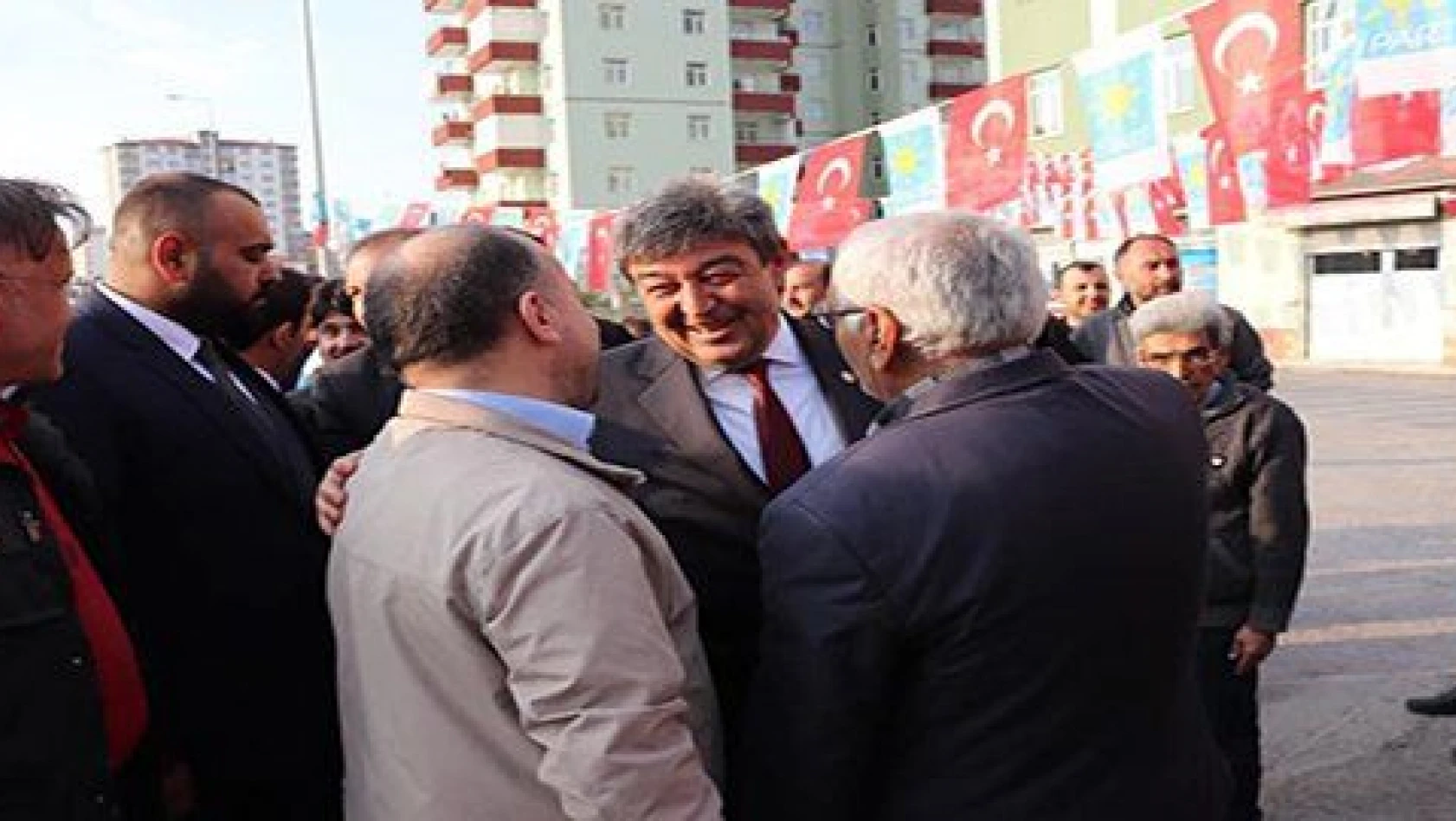İyi Parti Kayseri Büyükşehir Belediye Başkan Adayı Dursun Ataş, çalışmalarını sürdürüyor 