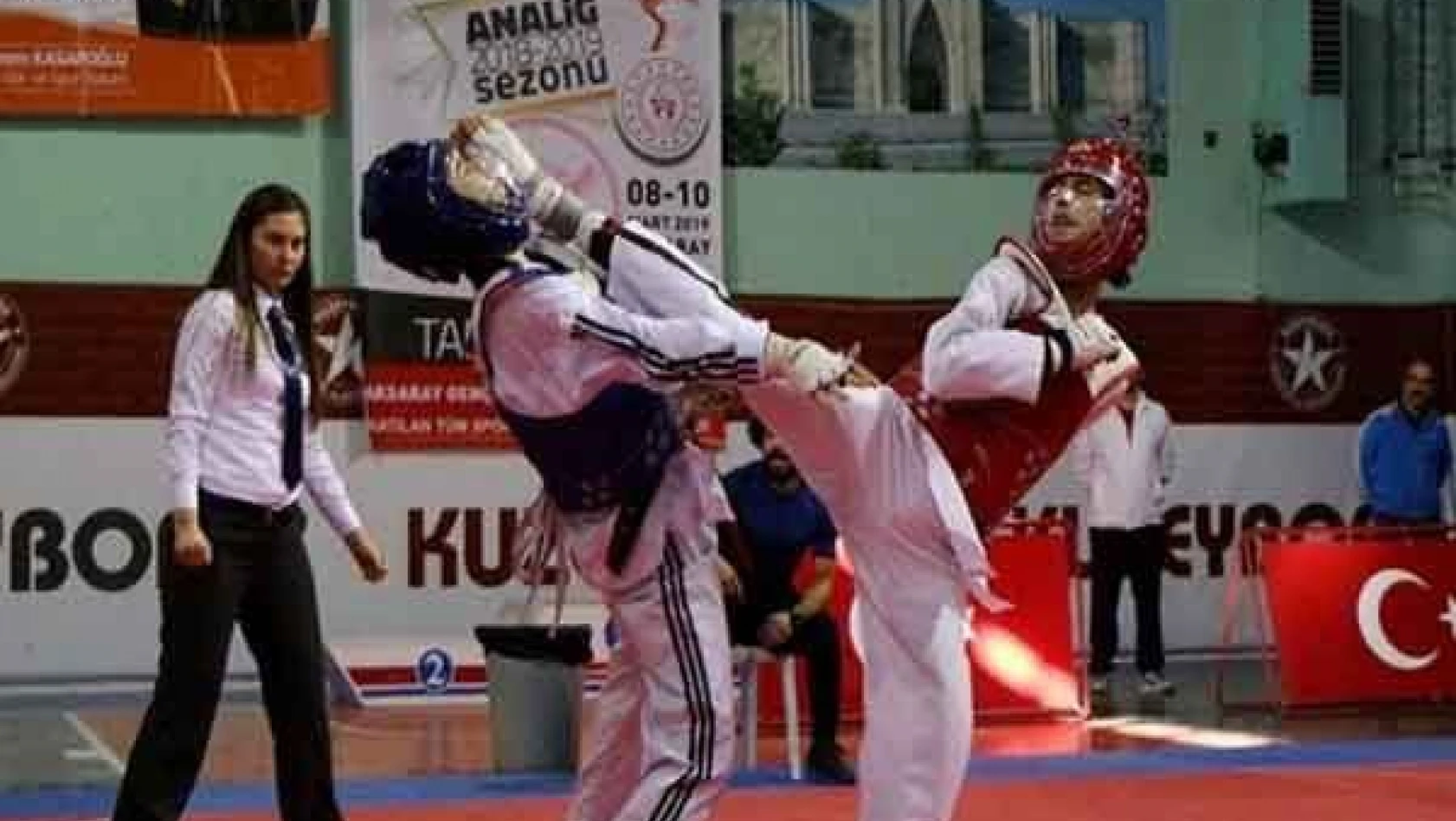 Taekwondo'da 14 madalya 