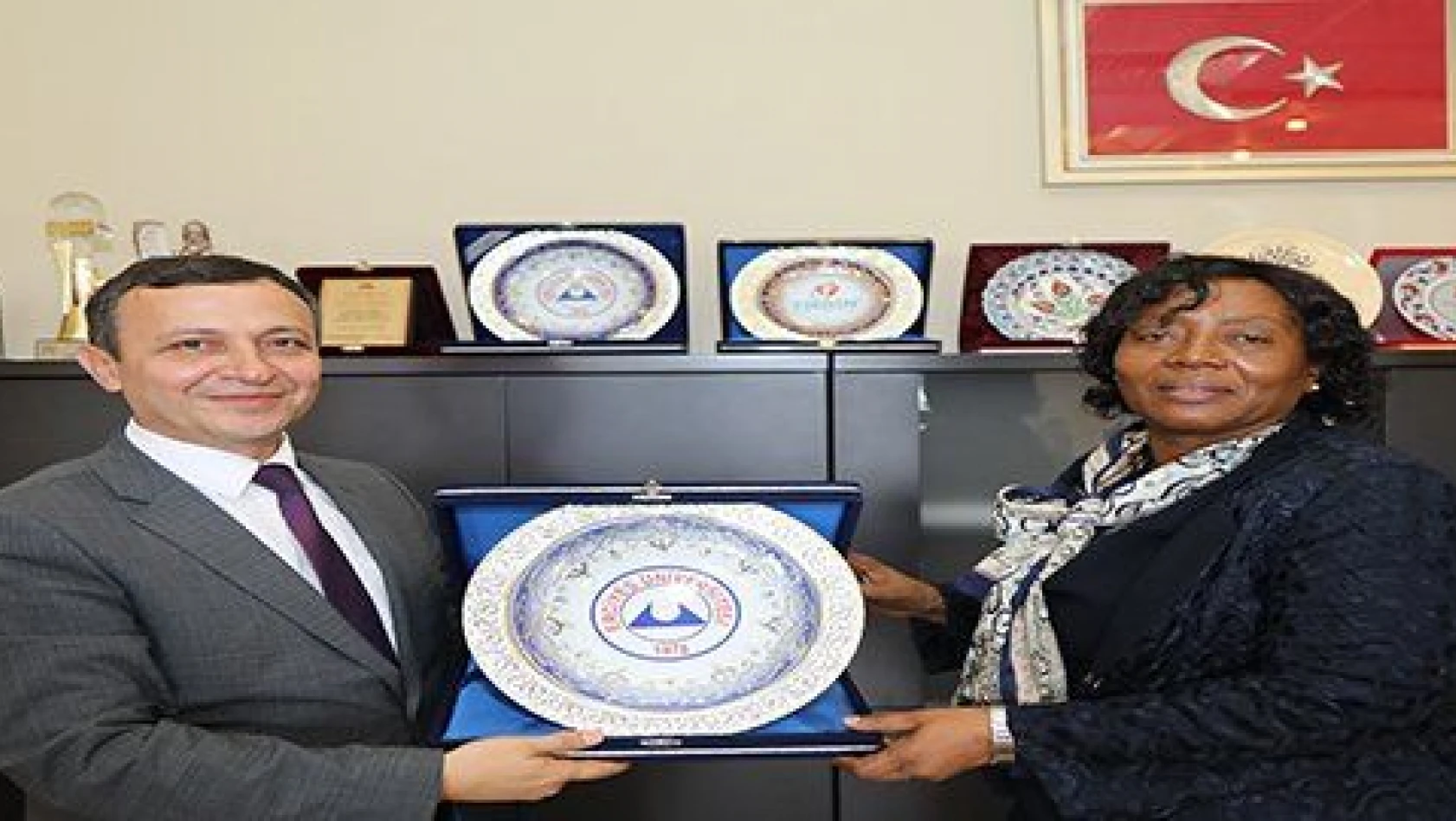 Tanzanya Ankara Büyükelçisinden, ERÜ Rektörü Çalış'a Ziyaret 