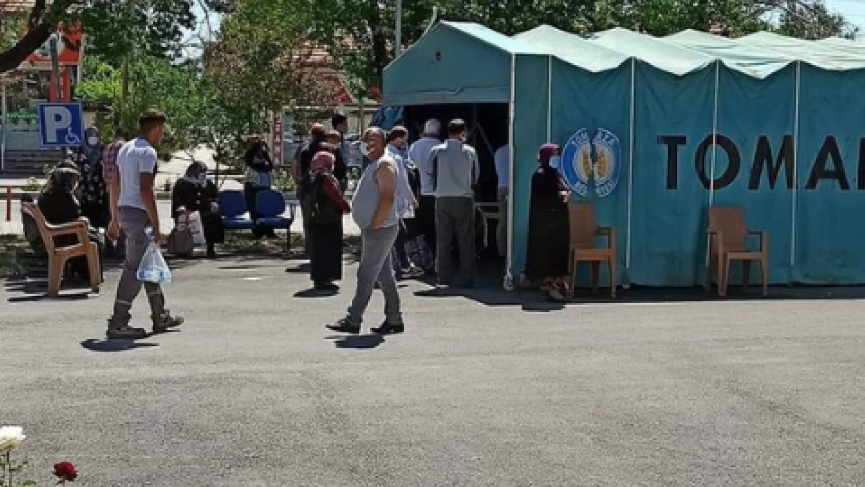 Tomarza Devlet Hastanesine aşı çadırı kuruldu