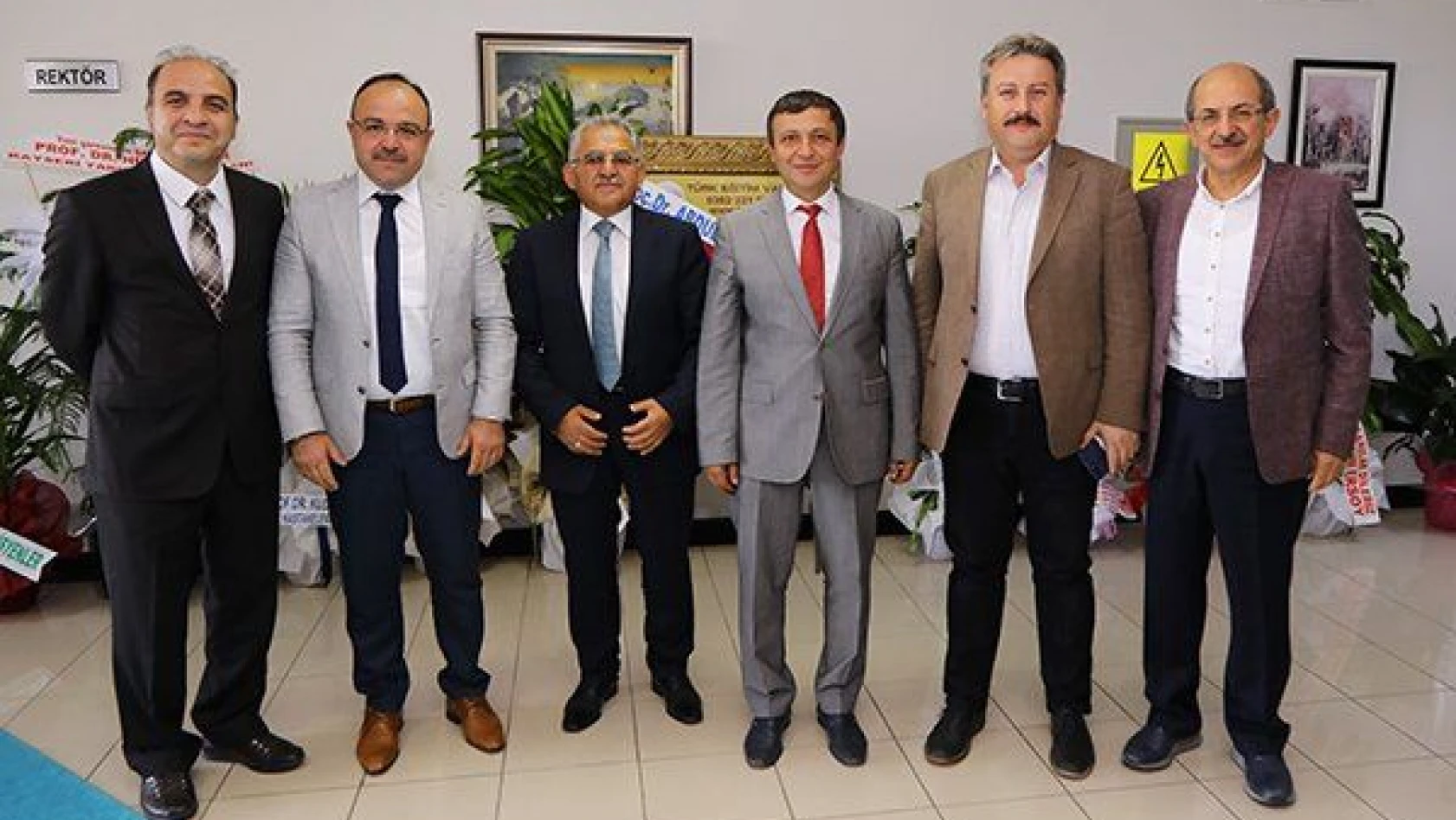 Belediye Başkanlarından ERÜ Rektörü Çalış'a Ziyaret 