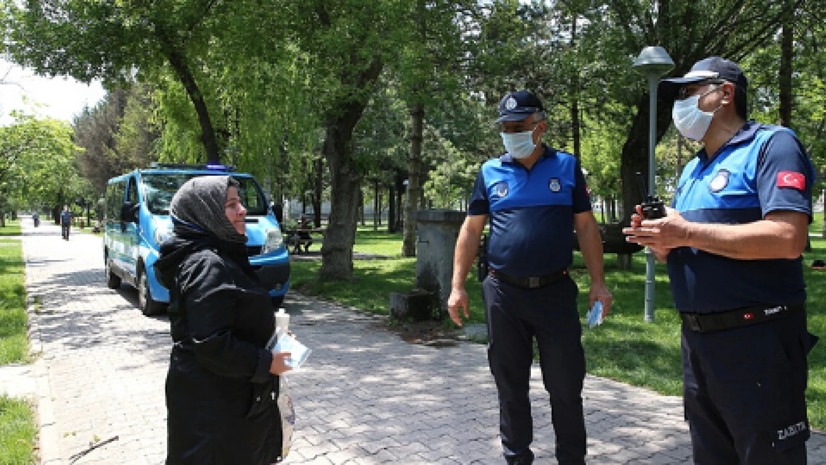 Büyükşehir zabıta ekiplerinden maske uyarısı 