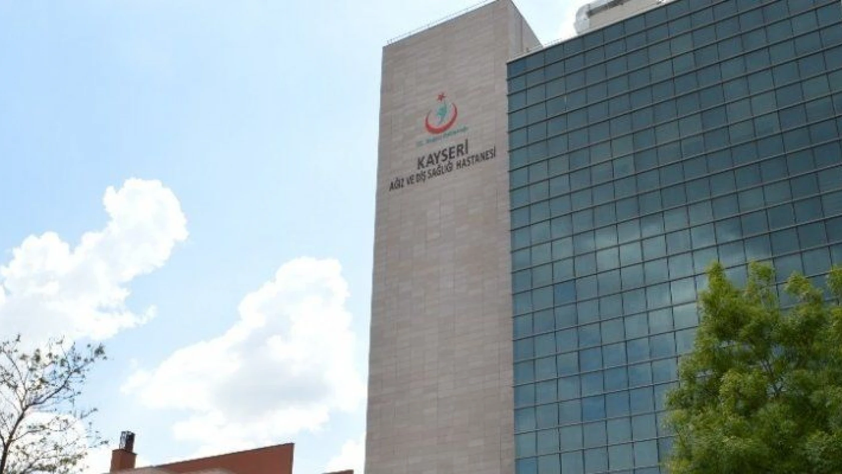 Kayseri'de diş hastanesi randevu uygulaması ile hasta kabulünü durdurdu