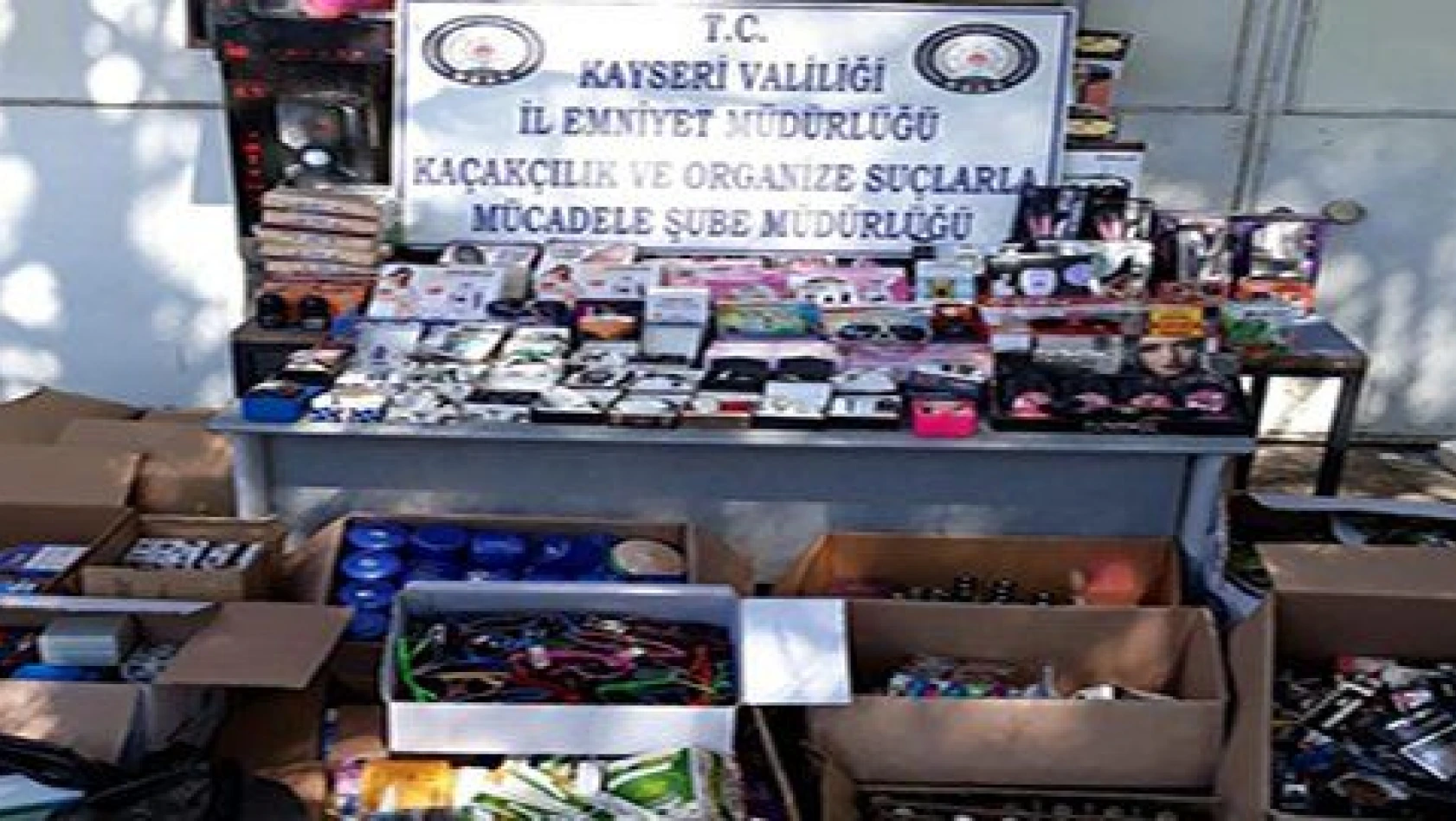 Kayseri'de 5 bin adet kaçak kozmetik ürünü ve elektronik eşya malzemesi ele geçirildi