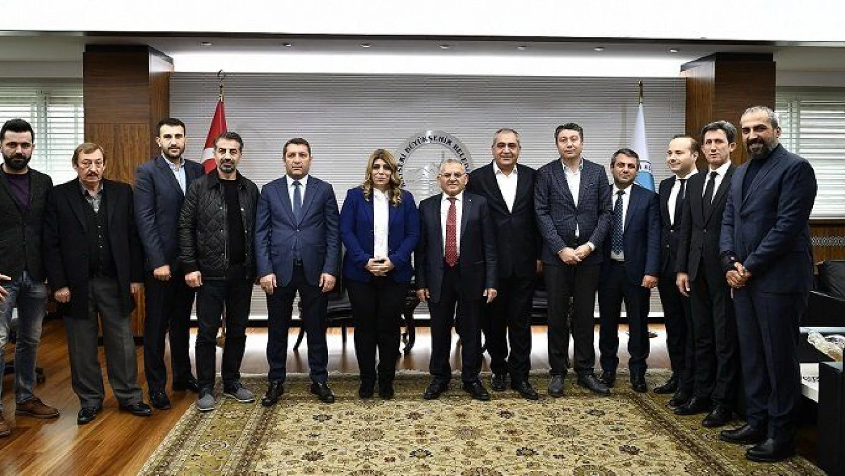 Kayserispor başkanı ve yönetim kurulu üyeleri Büyükkılıç'ı ziyaret etti