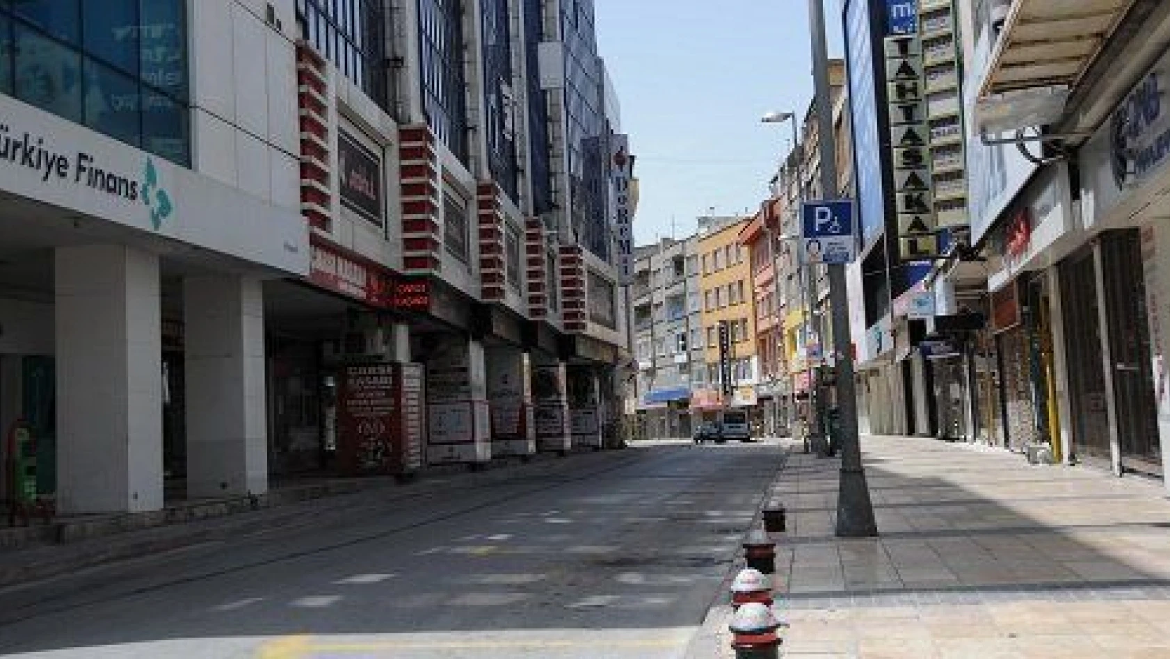 Kayseri'de 3'üncü günde de cadde ve sokaklar boş kaldı