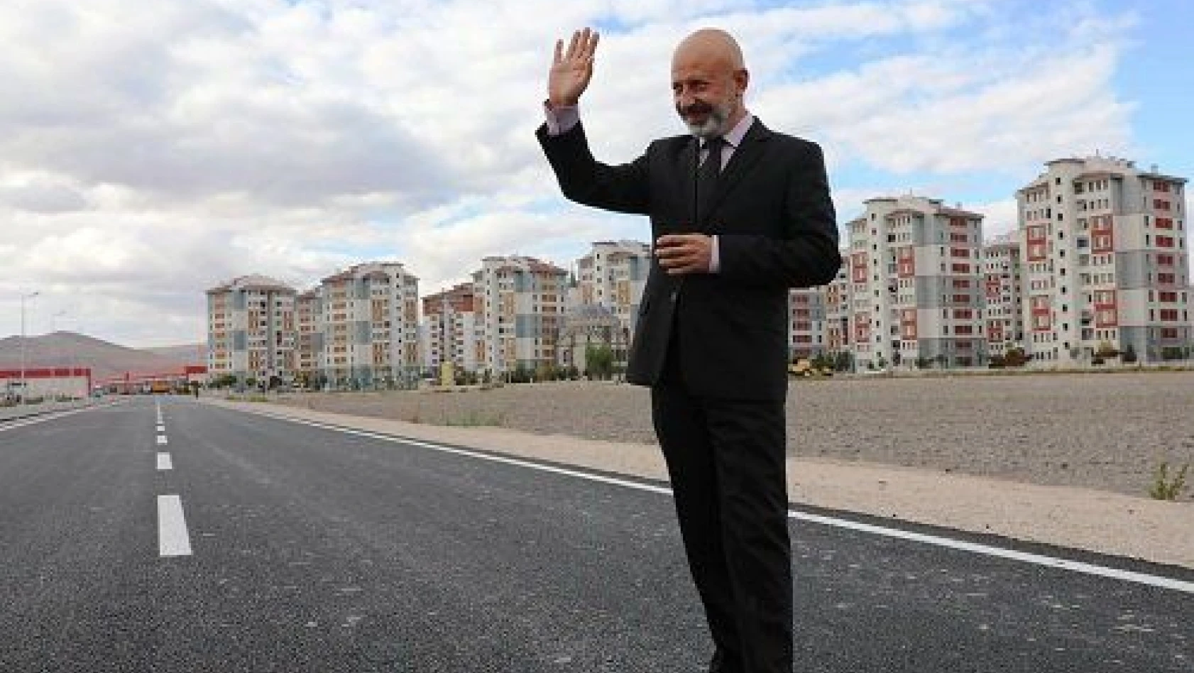 Başkan Çolakbayrakdar: 'Hizmetlerimizle yeni bir şehir kuruyoruz'
