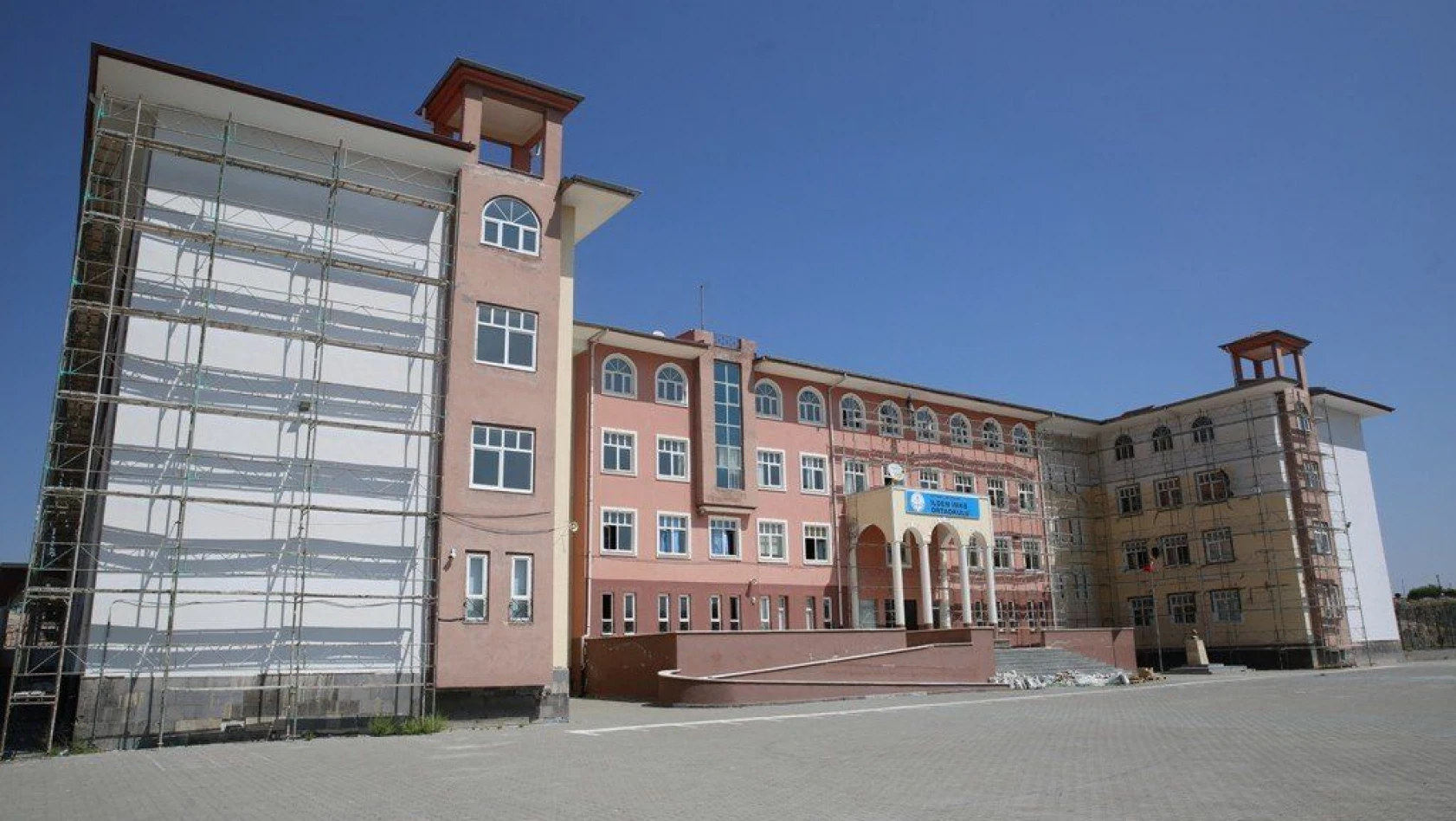 Başkan Büyükkılıç 'okullar sıcak, sınıflar rahat' 