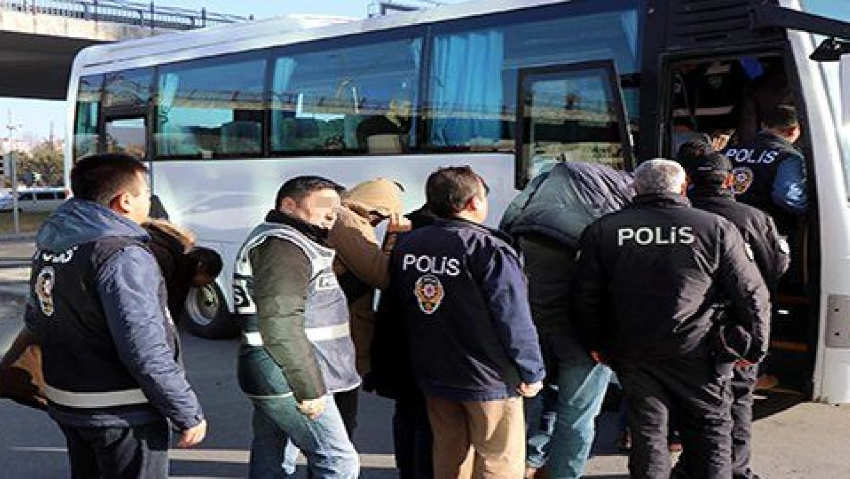 Kayseri'de FETÖ'den gözaltına alınan 13 kişi adliyeye çıkarıldı 