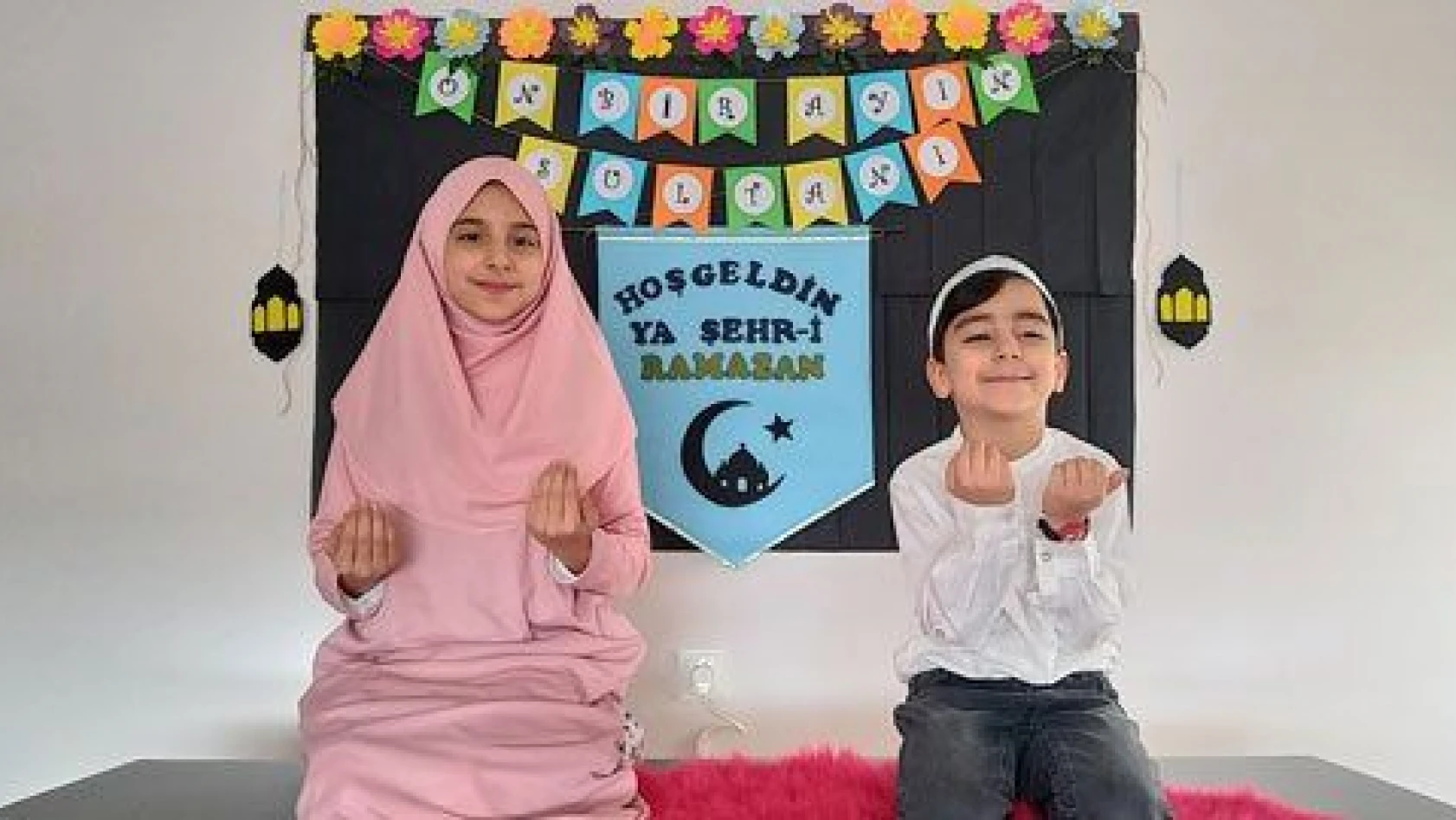 Çocuklara ramazanı 'ramazan köşeleri' ile anlatıyorlar