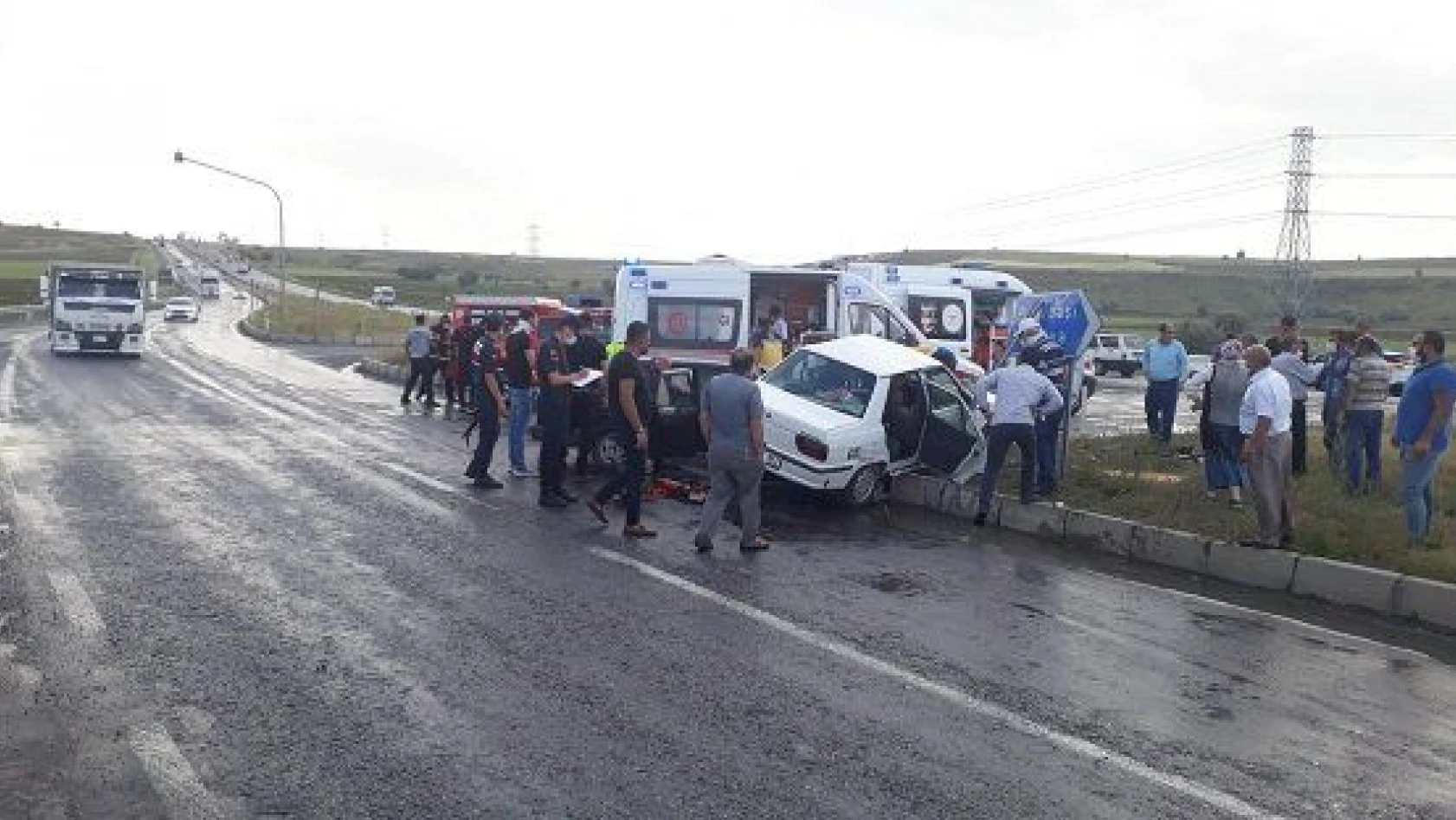 Kayseri'de iki otomobil çarpıştı: 9 yaralı