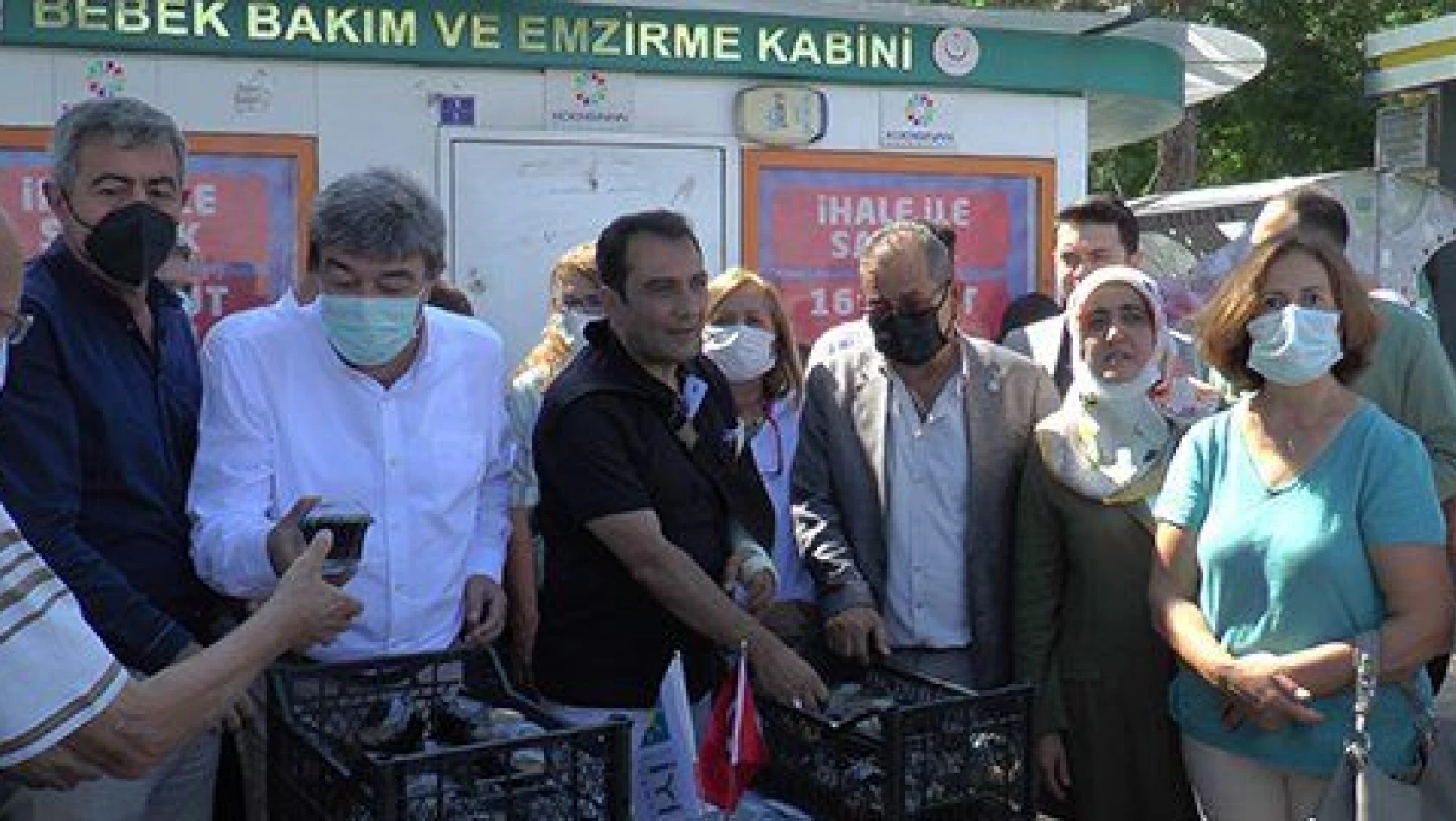 İYİ Parti Kayseri İl Teşkilatı vatandaşlara aşure dağıttı