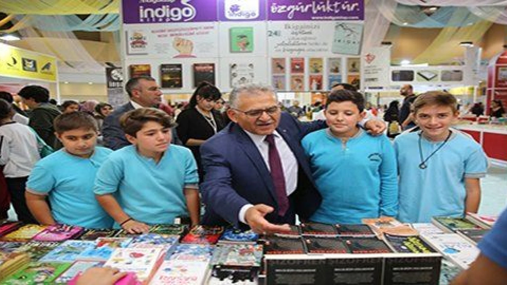 Başkan Büyükkılıç: 'Kitap Fuarı Kayseri'nin kültür ve sanat merkezi olduğunun göstergesidir' 