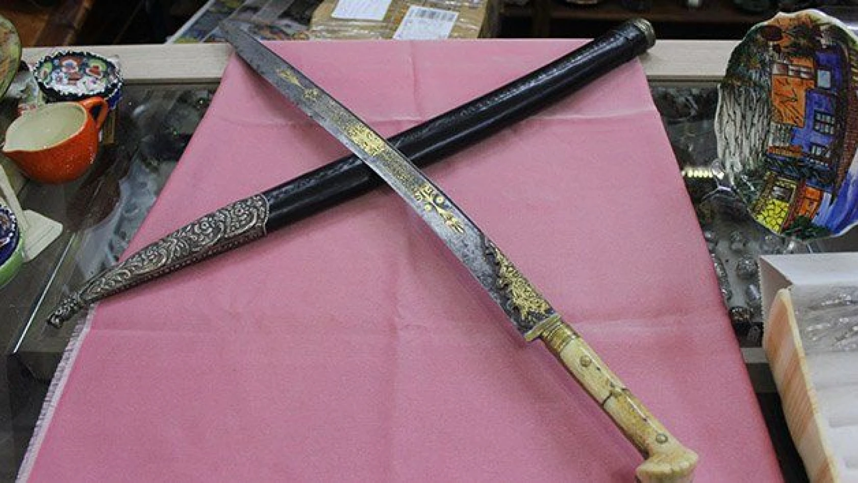 Bu kılıcın fiyatı 10 bin dolar !