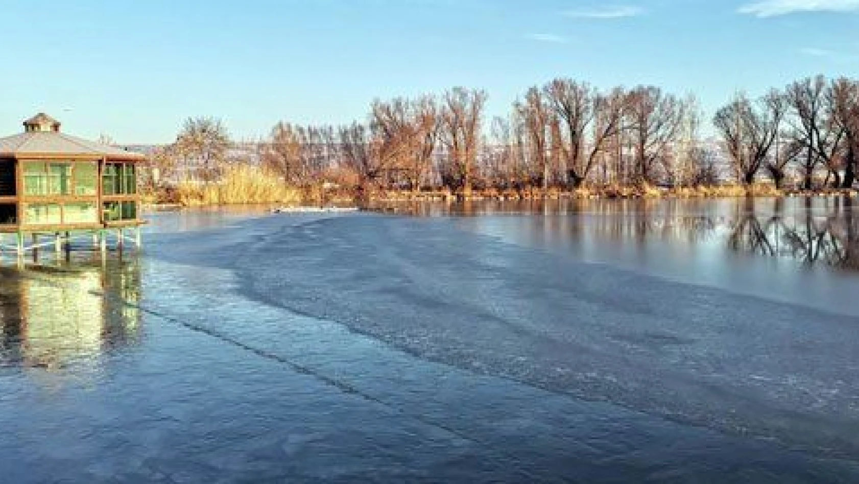 -14 gölü dondurdu!