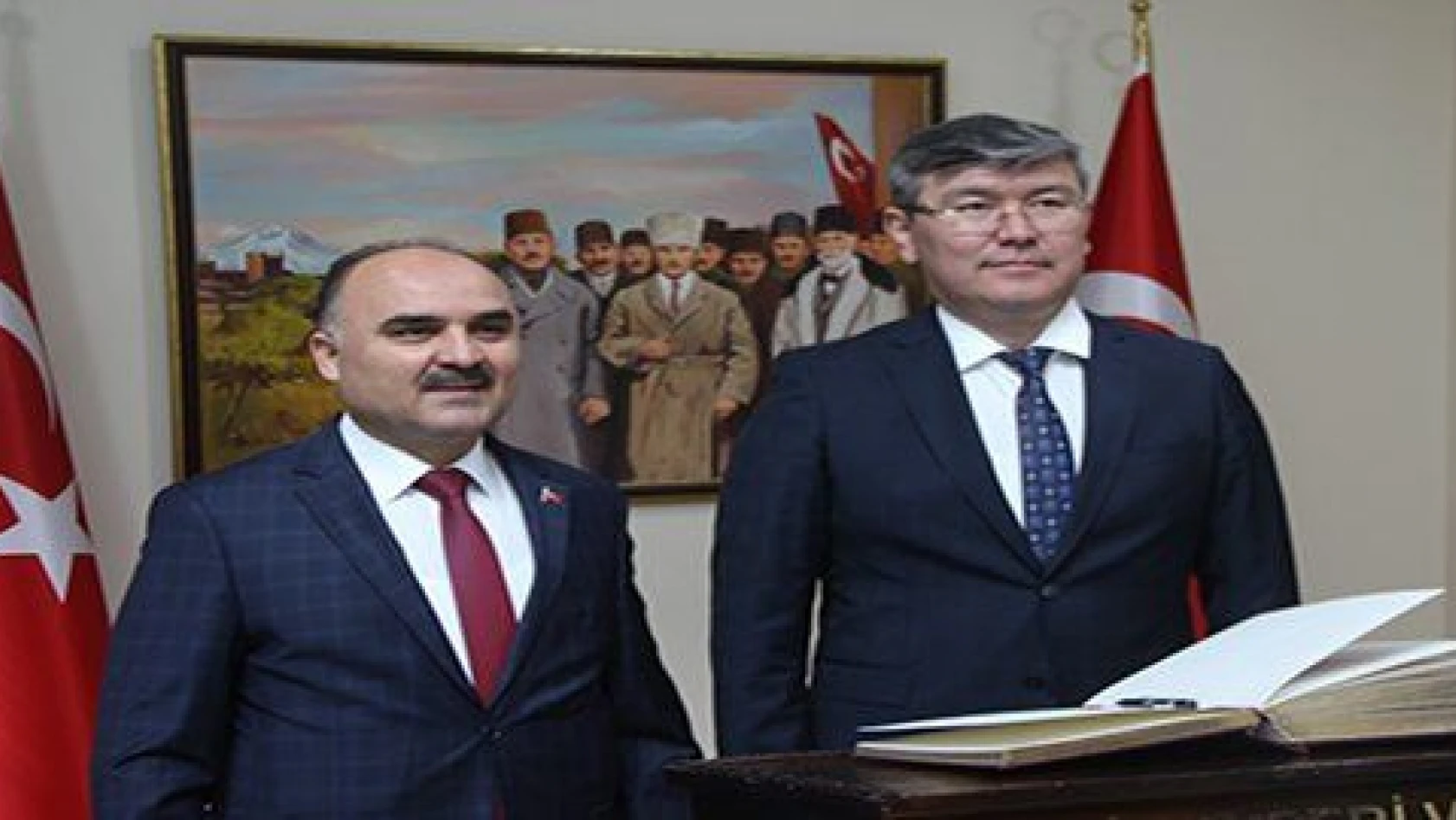 Kazakistan Cumhuriyeti Ankara Büyükelçisi Abzal Saparbekuly, Kayseri Valiliğini Ziyaret Etti 