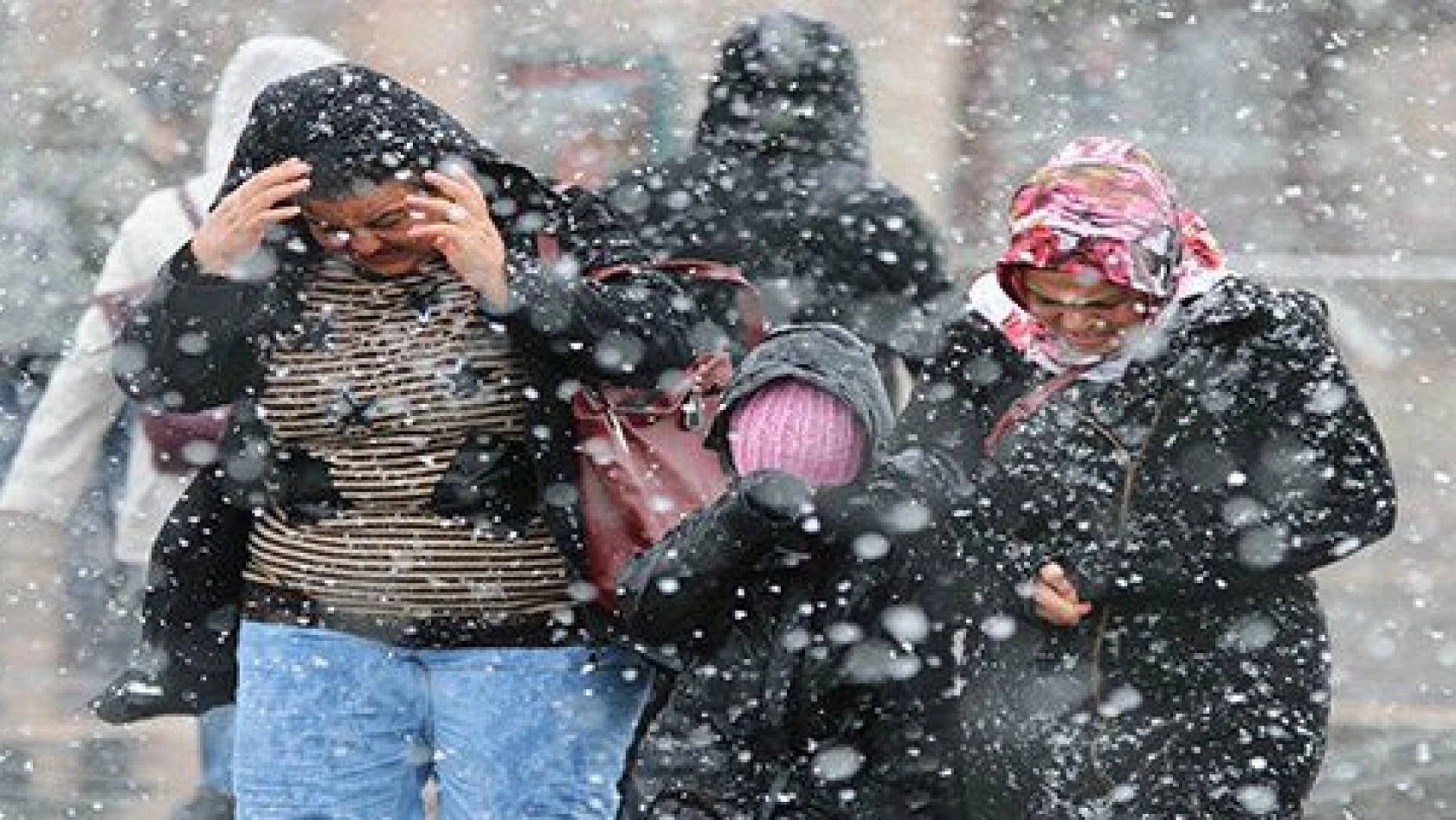 Kayseri'de kar yağışı etkili oldu 