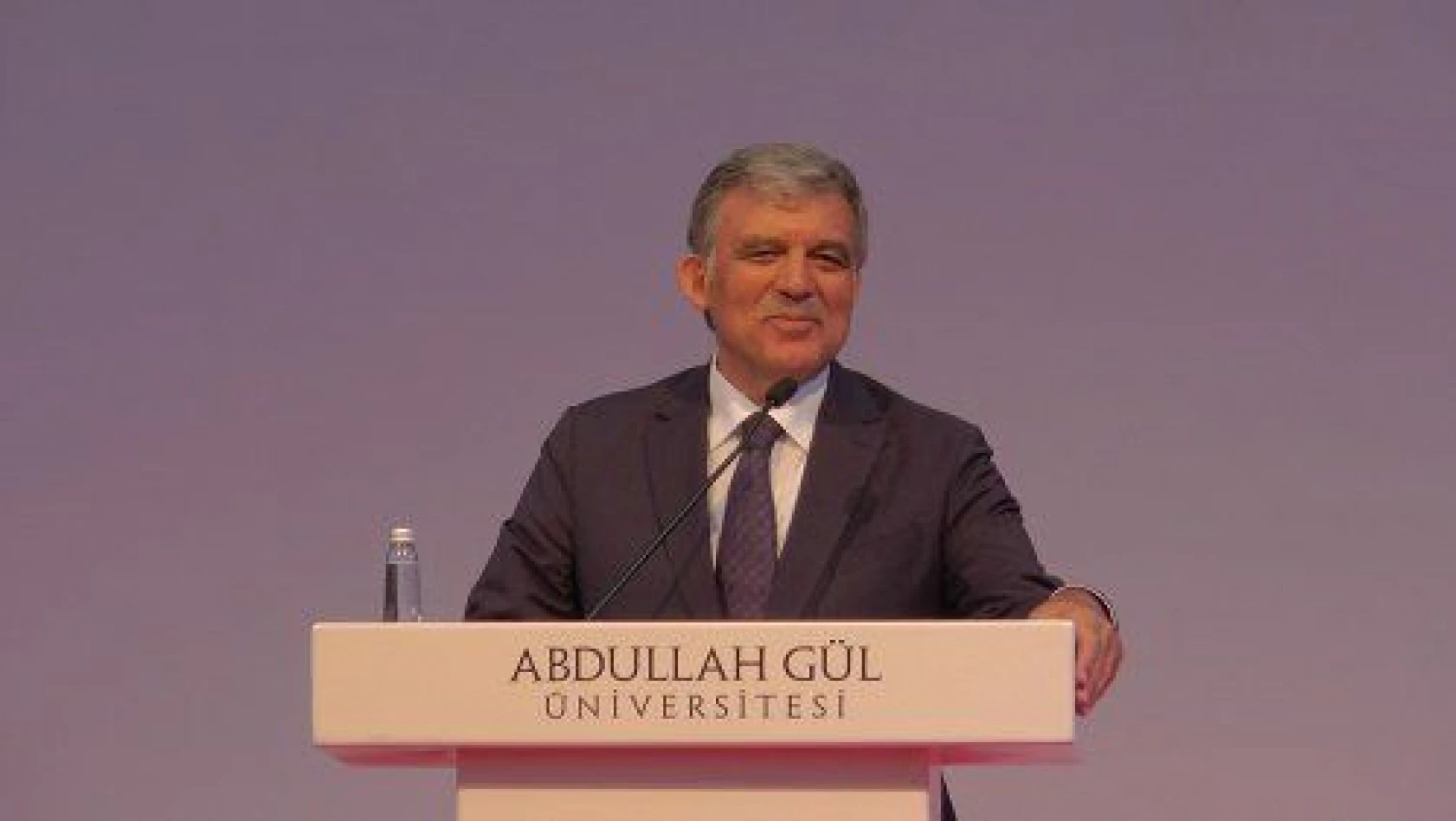 Abdullah Gül Üniversitesi 5. mezunlarını verdi