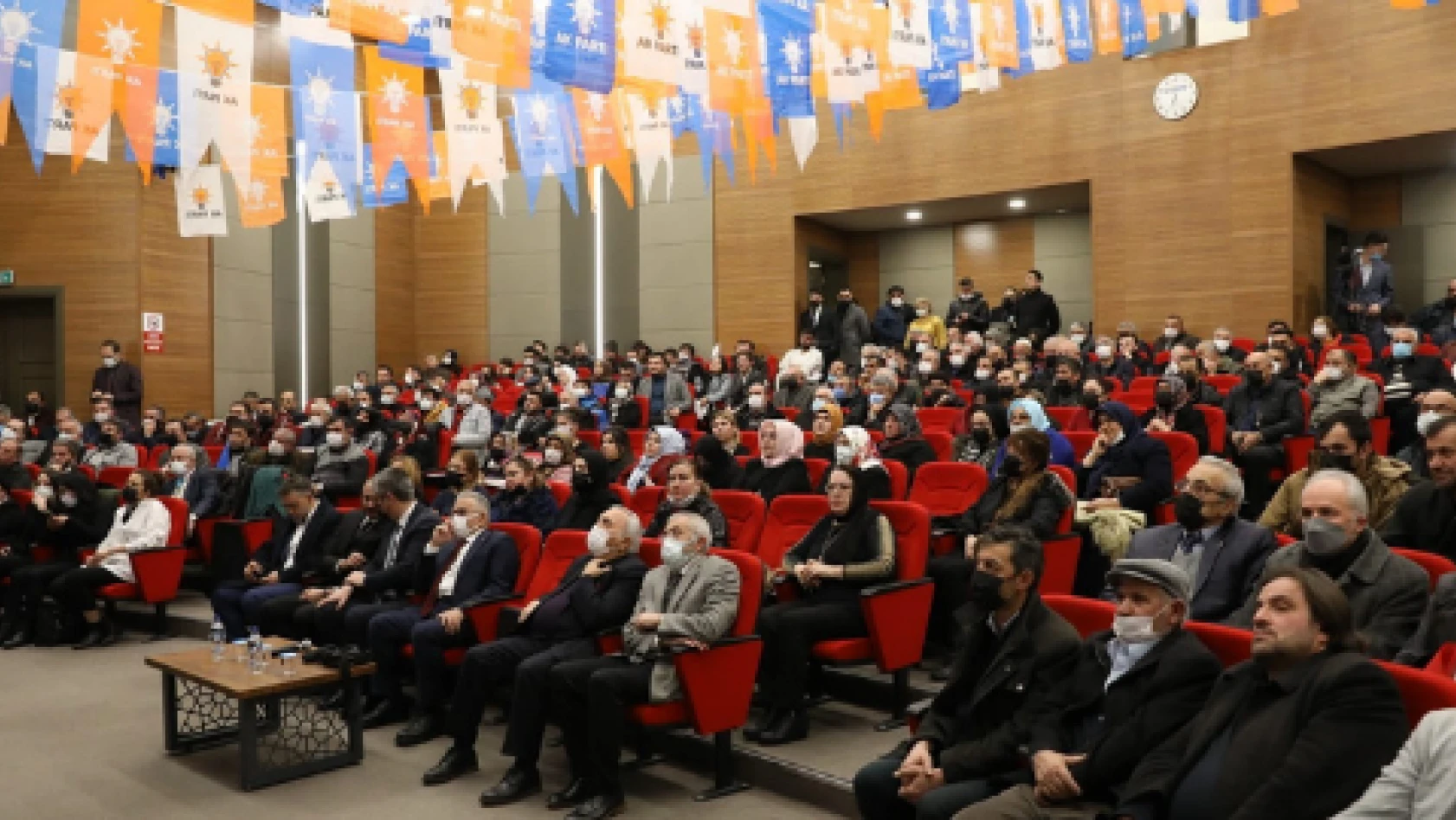 Palancıoğlu 2021 hizmetlerini AK Parti teşkilatına anlattı