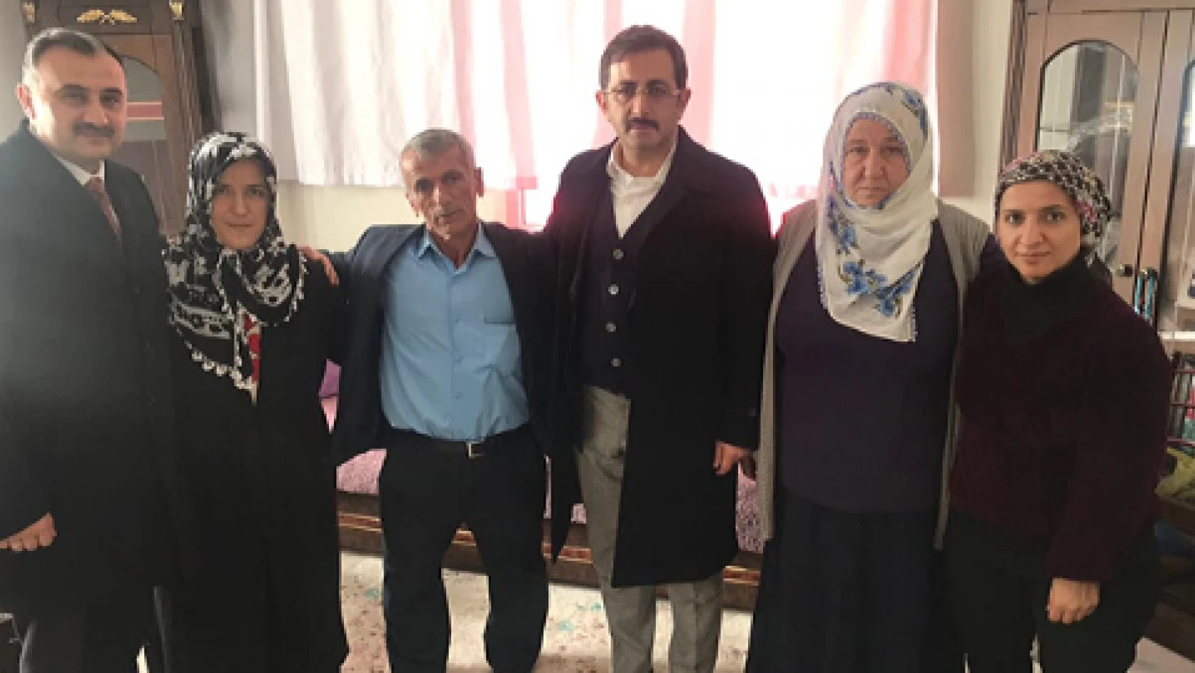 Bakan Yardımcısı Aksu ve Başkan Cabbar şehit evini ziyaret etti