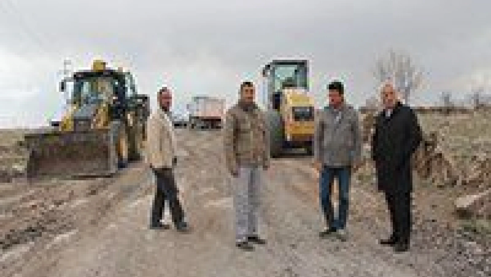 İncesu Belediyesi bağ yolları ıslah çalışmalarına devam ediyor