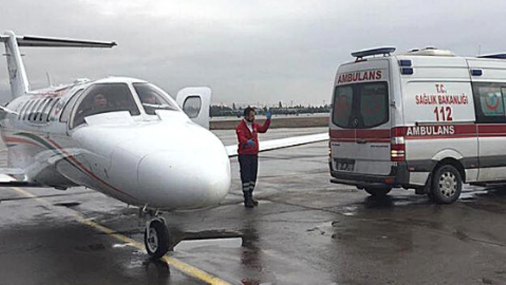 Hasta bebek ambulans uçakla Kayseri'ye getirildi