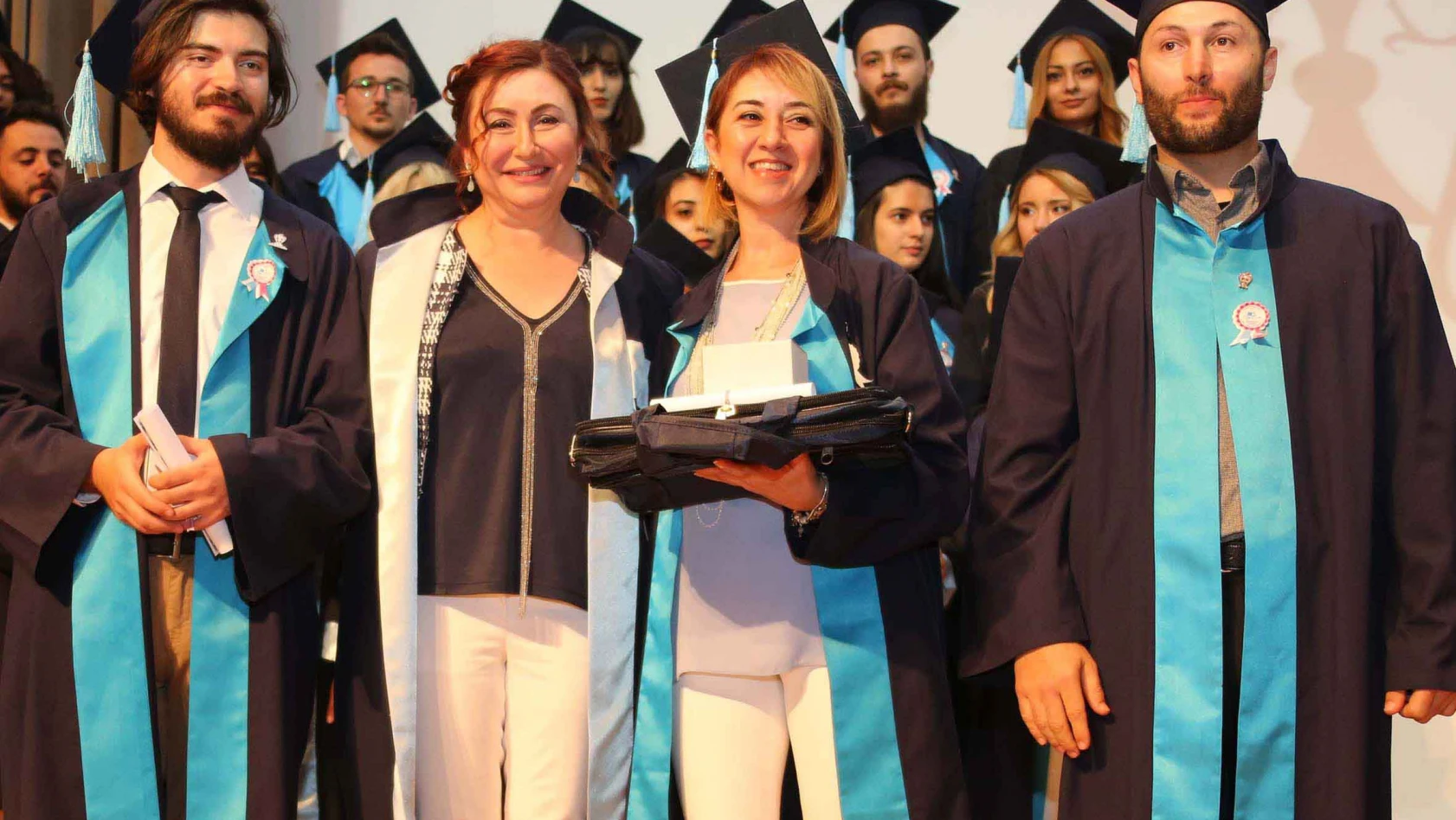 ERÜ Güzel Sanatlar Fakültesi 22. dönem mezunlarını verdi