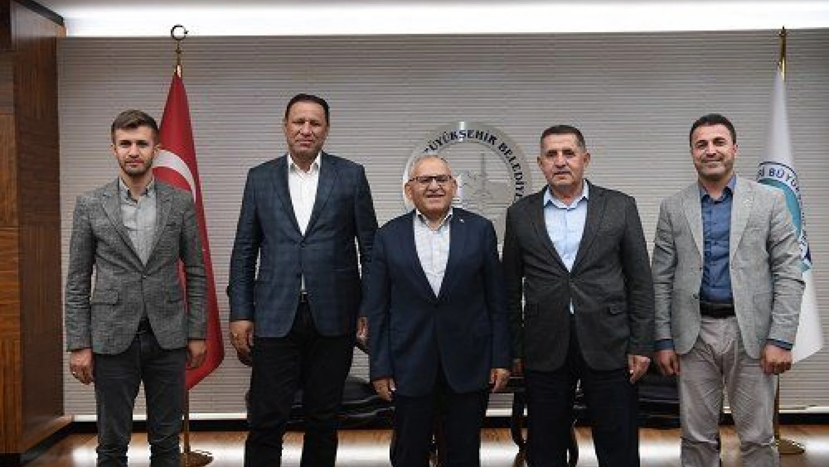 Hakkâri Derecik Belediye Başkanı Çetinkaya'dan Başkan Büyükkılıç'a ziyaret