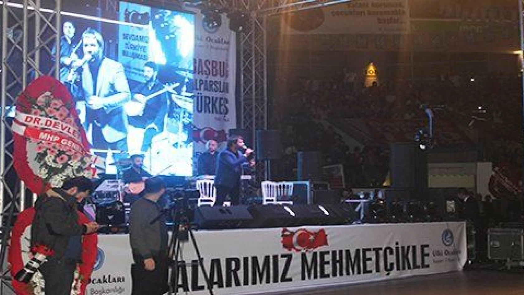 'Sevdamız Türkiye' gecesine binler katıldı 