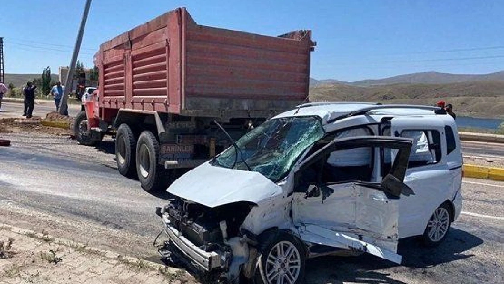 Pınarbaşı'da feci kaza: 5 yaralı