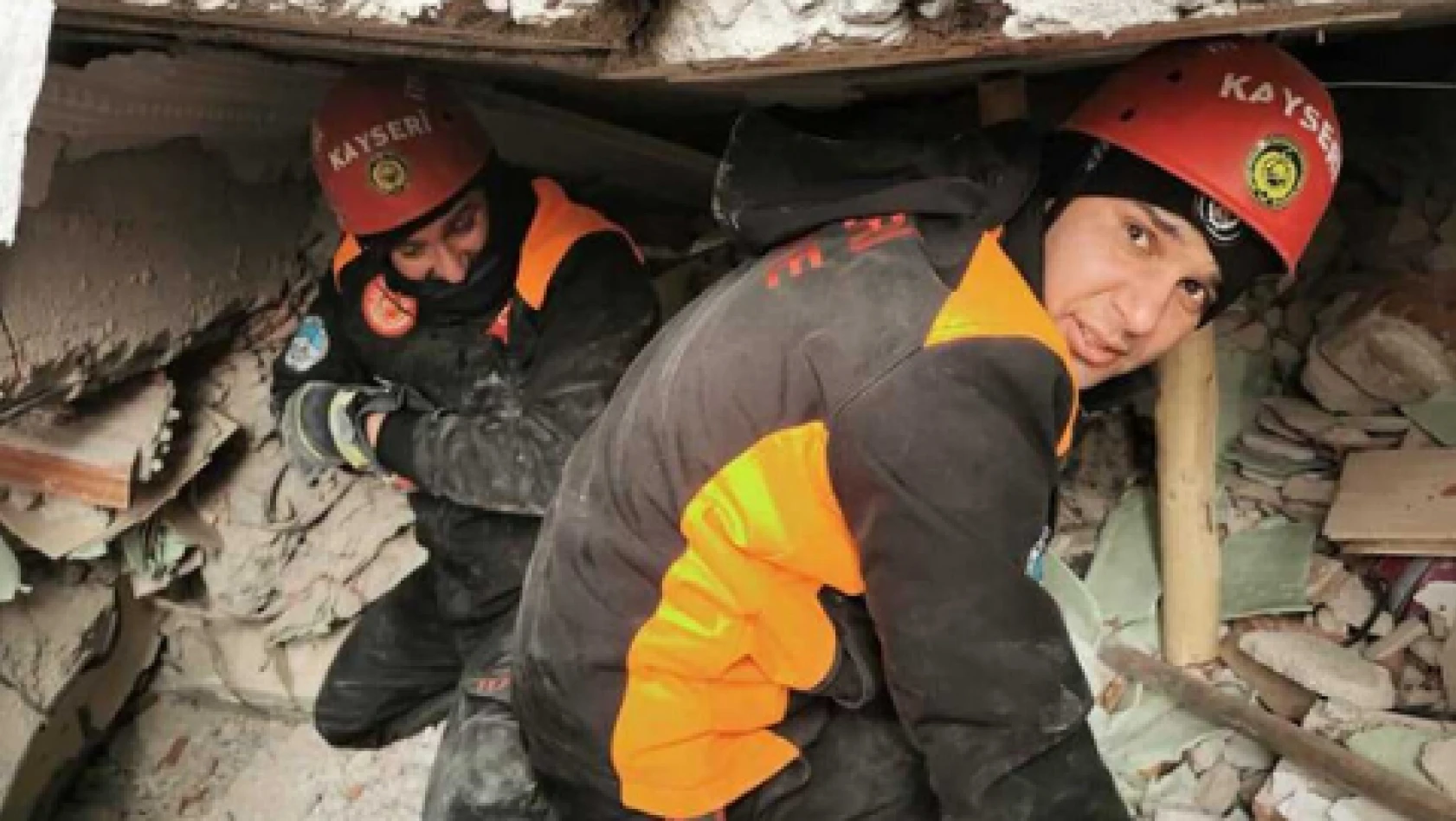Kayseri Büyükşehir Belediyesi ekipleri deprem bölgesinde