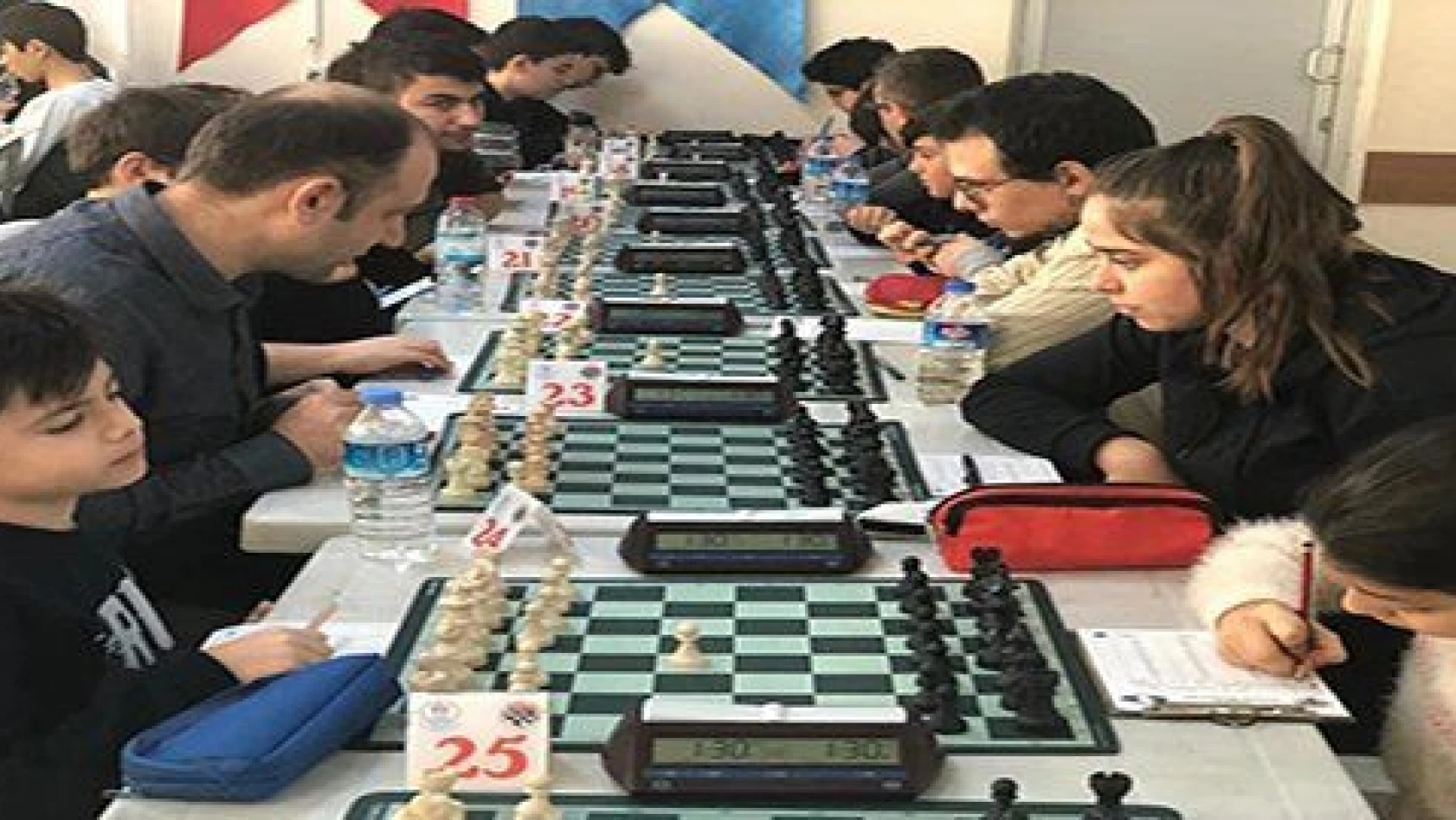 Türkiye Kupası Kayseri Satranç İl Birinciliği ilk 4 tur tamamlandı 