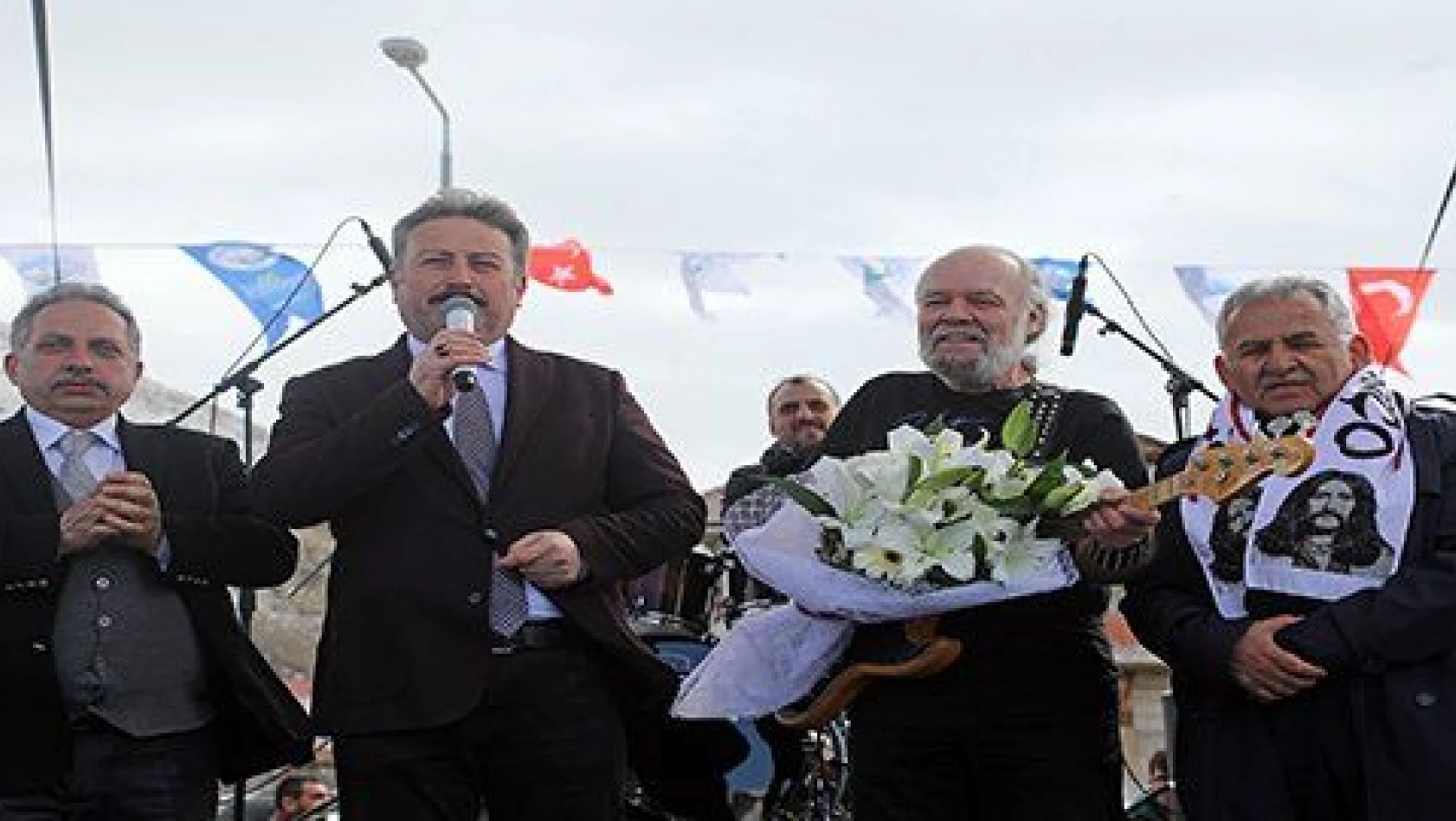Talas'ta Barış Manço anma konseri