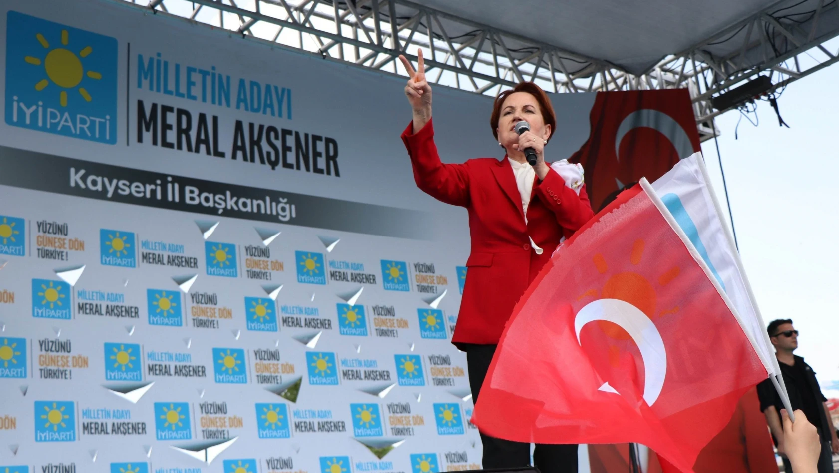 Akşener Kayseri'de ekonomi politikalarını eleştirdi